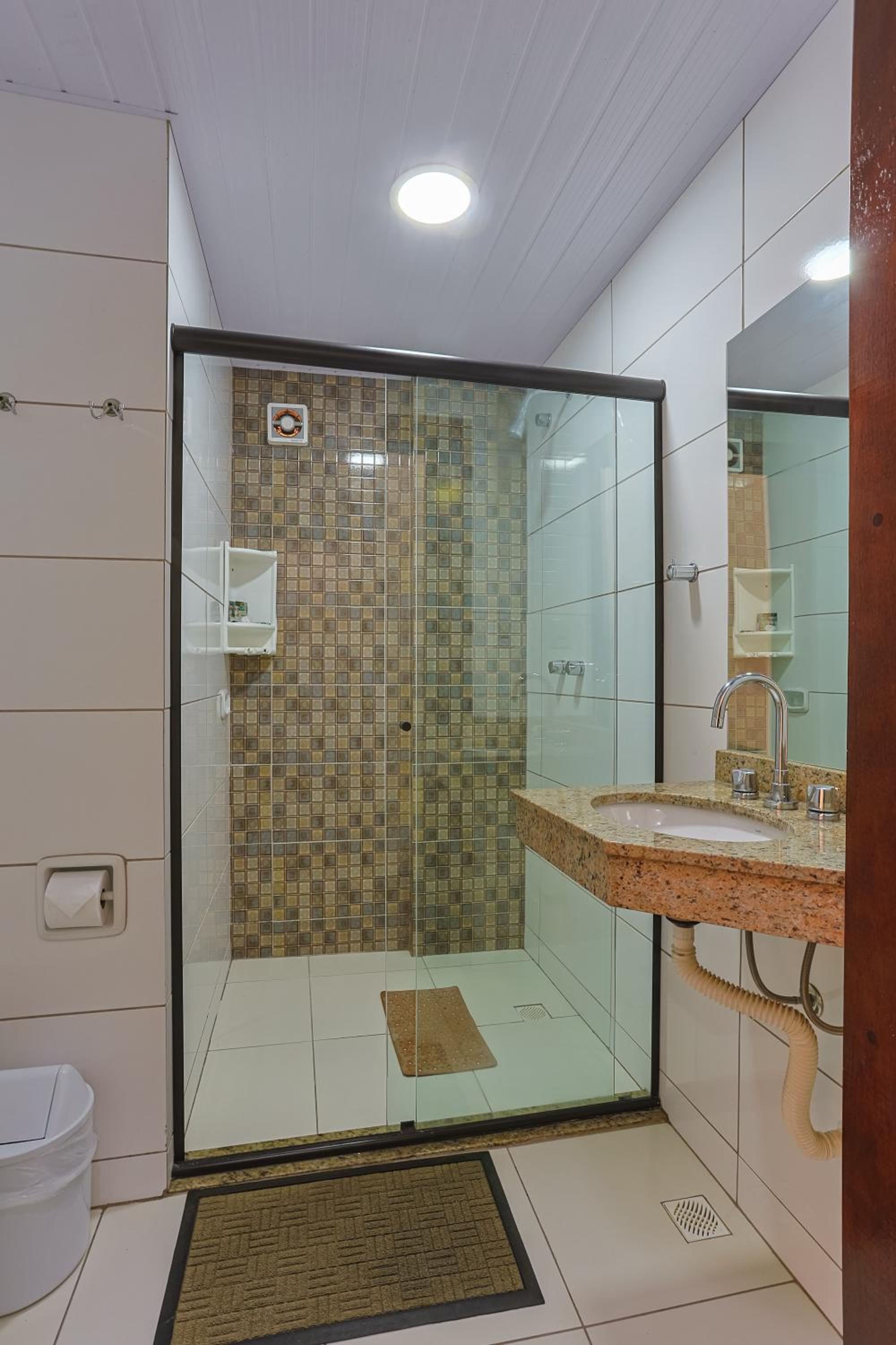 Deluxe Room - Photo 13