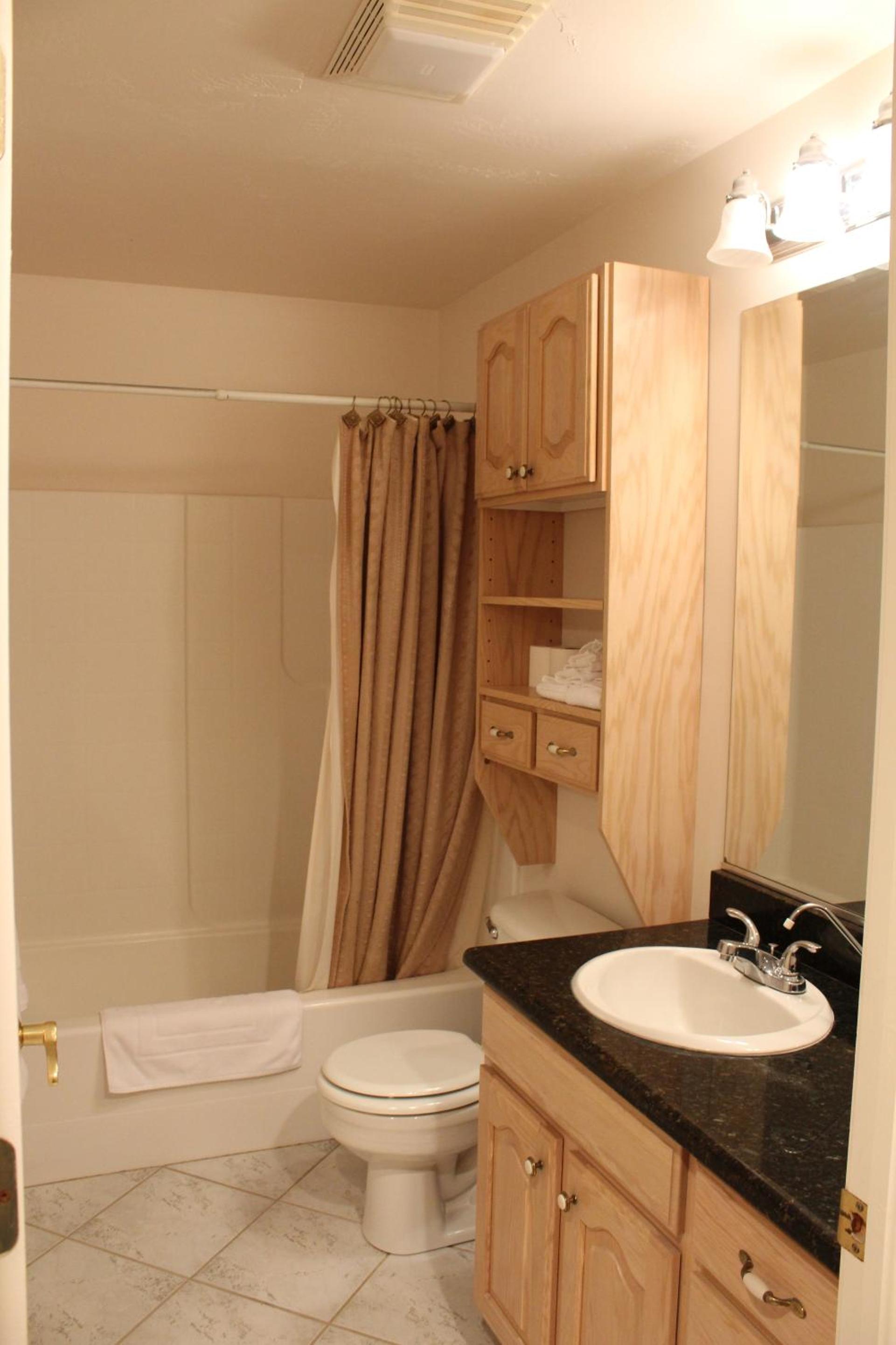 One-Bedroom Apartment - Photo 5