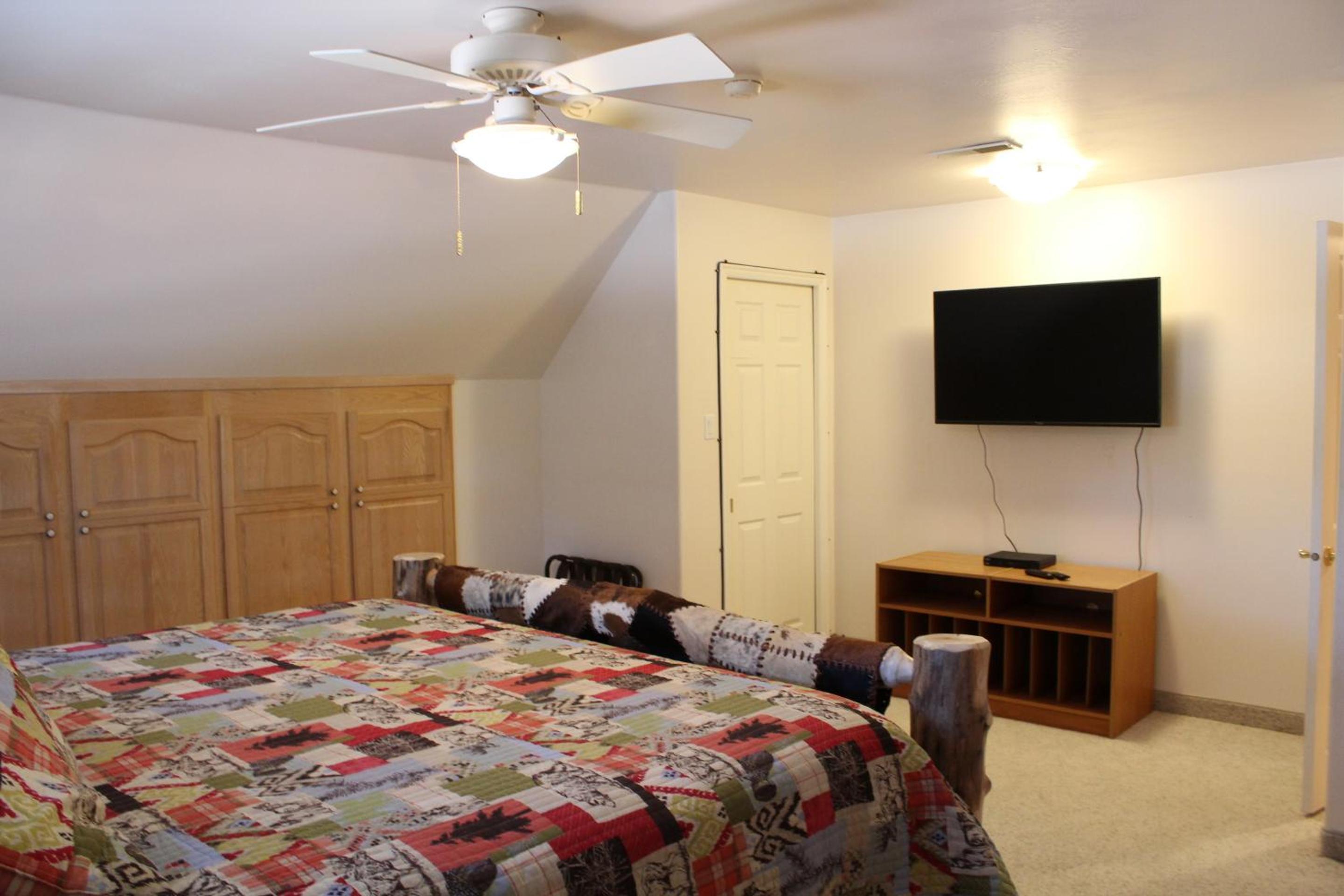 One-Bedroom Apartment - Photo 7