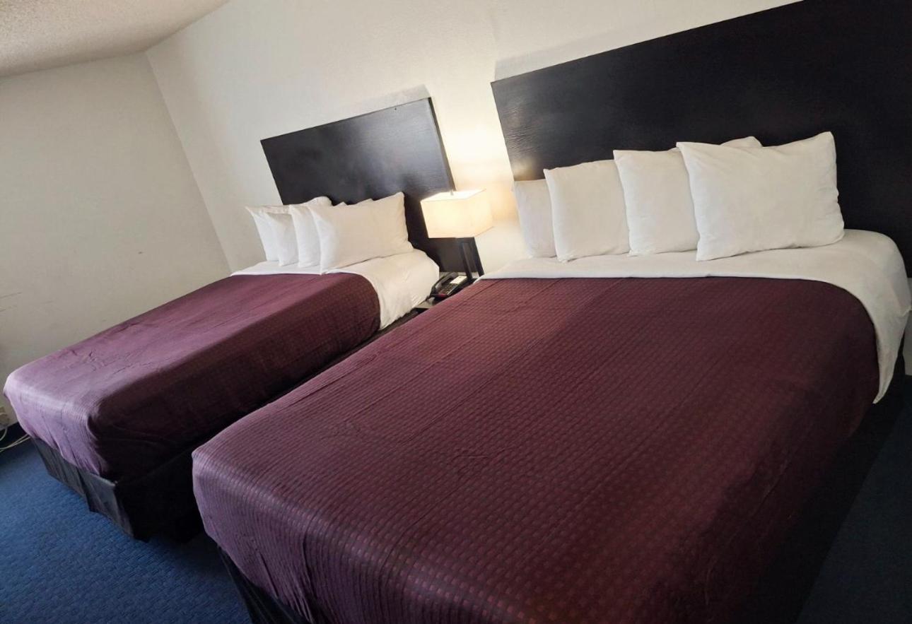 Queen Room with Two Queen Beds - Non-Smoking