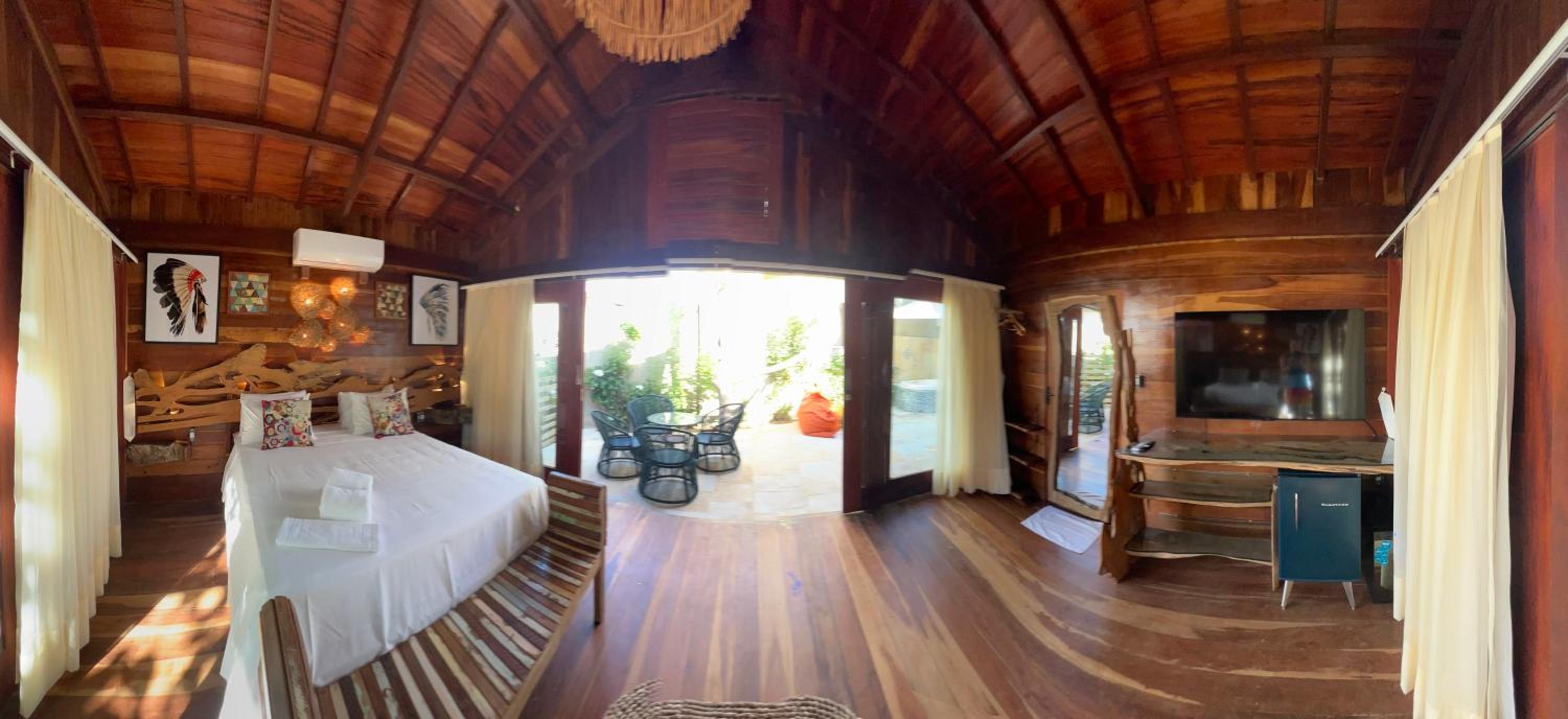 Suite with Hot Tub photo 3