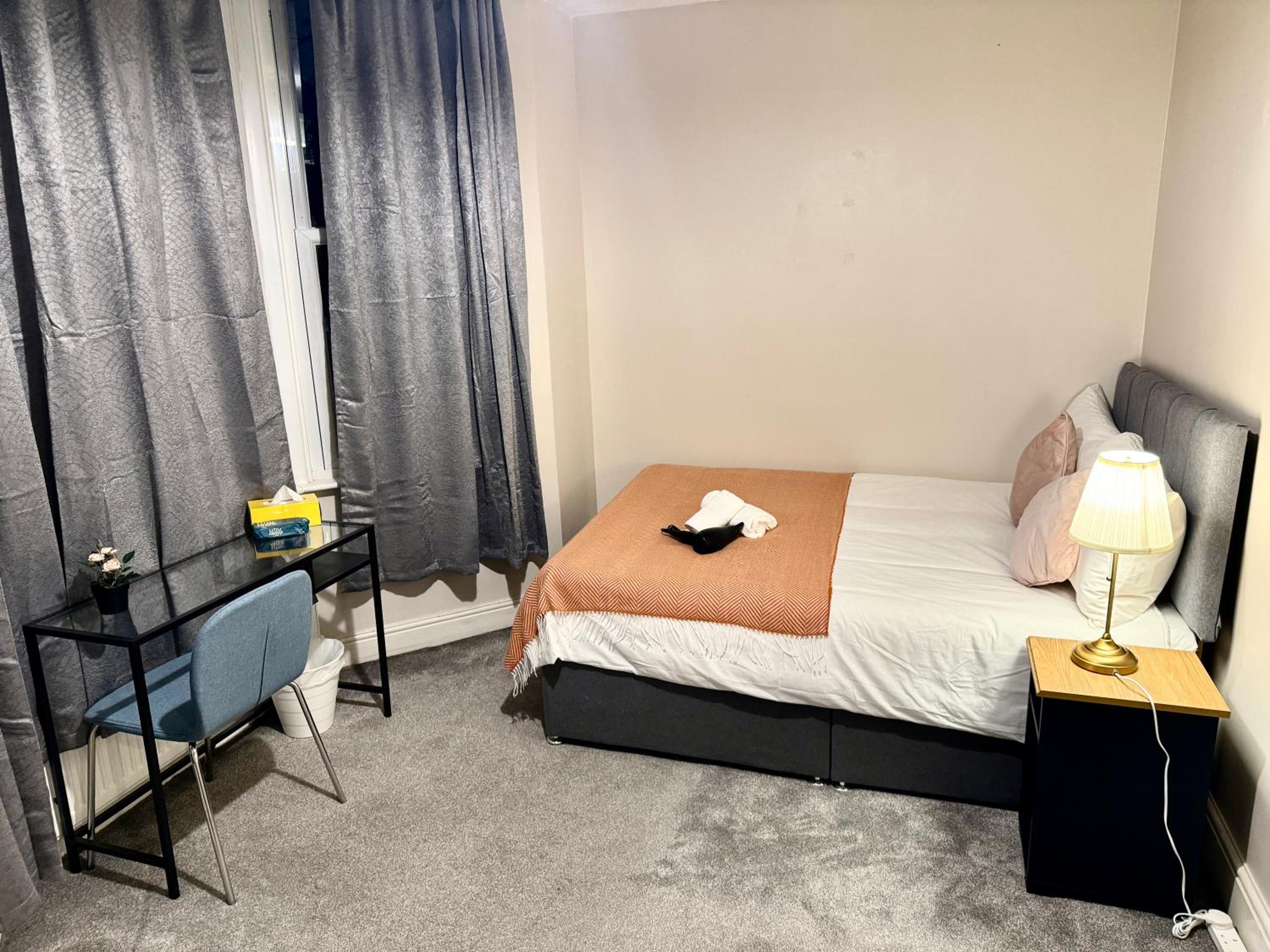 Quadruple Room with Private Bathroom photo 3
