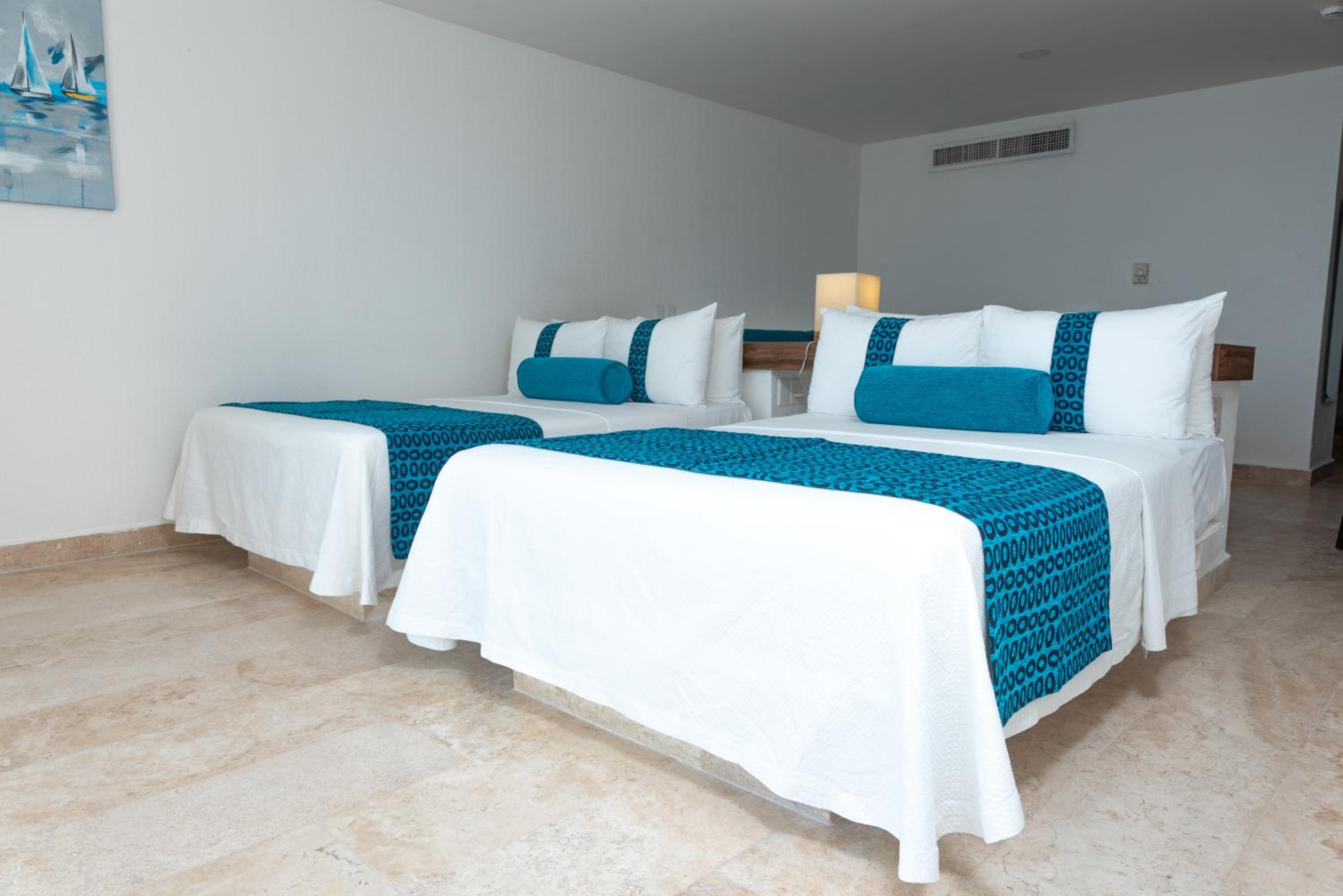  Suite with Two Double Beds - Photo 12