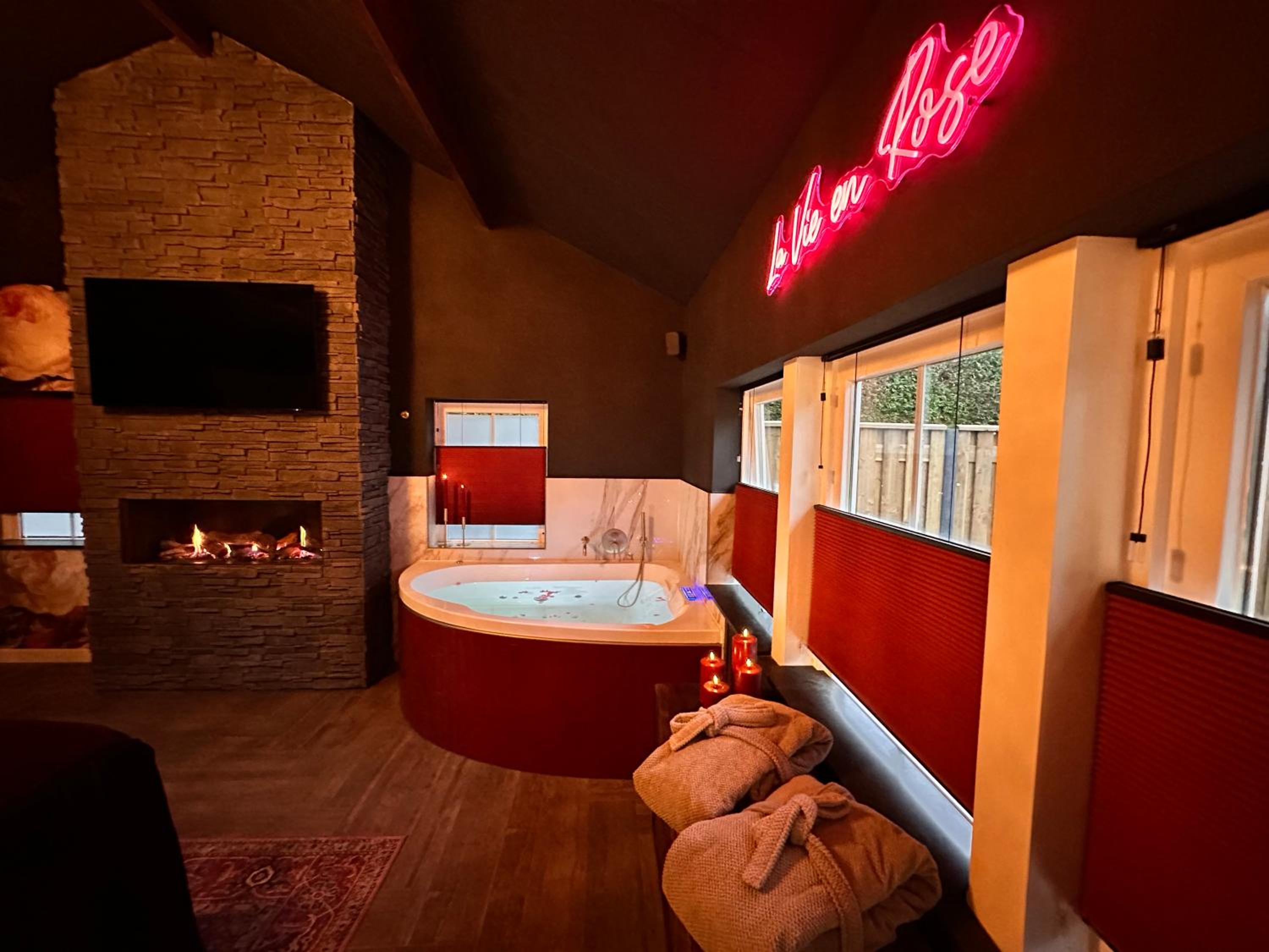 King Suite with Spa Bath photo 3