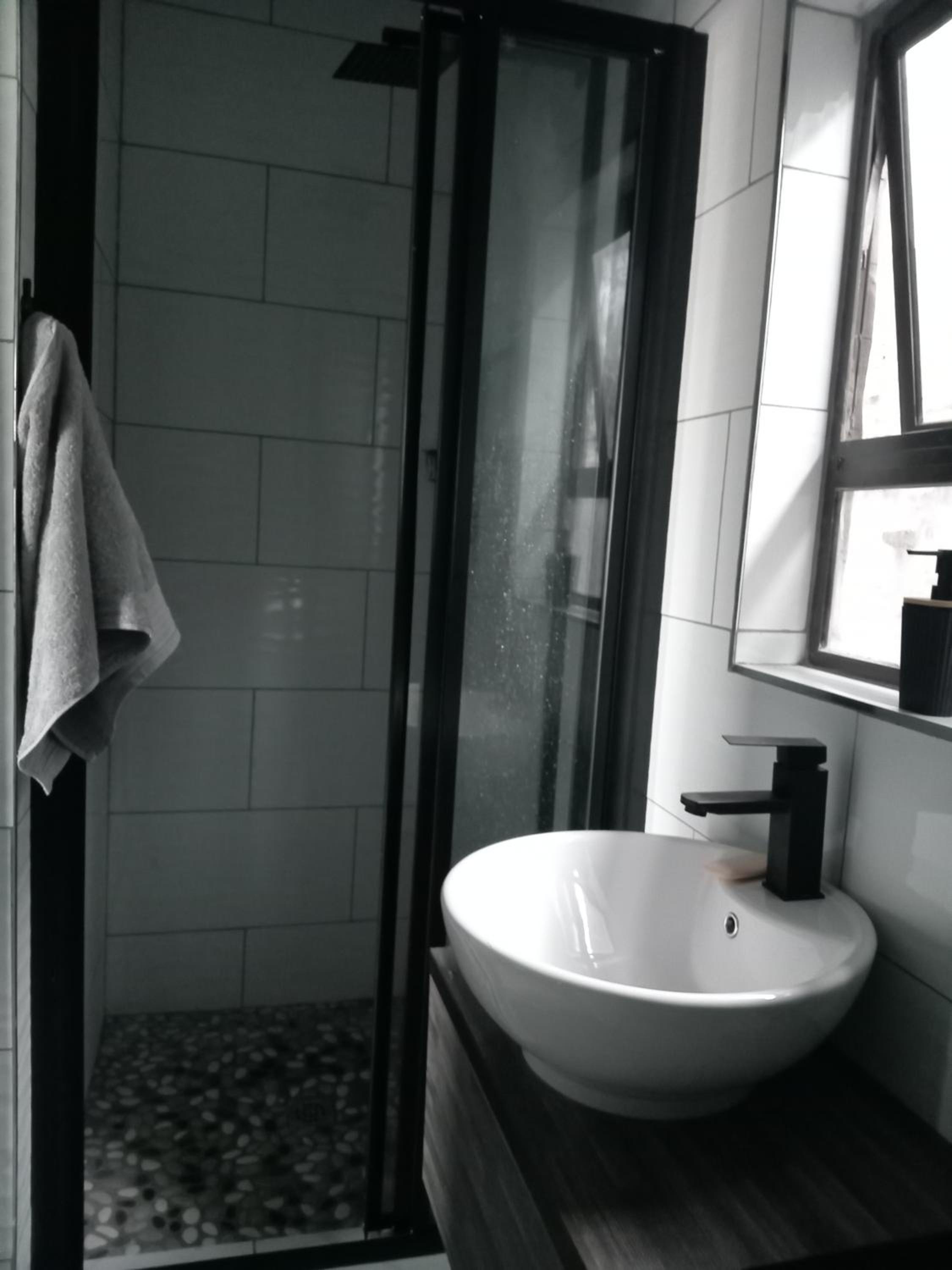 Double Room With Private Bathroom photo 2