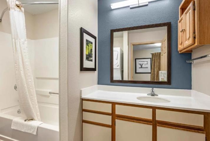Deluxe Studio with 2 Double Beds - Non-Smoking - Photo 7