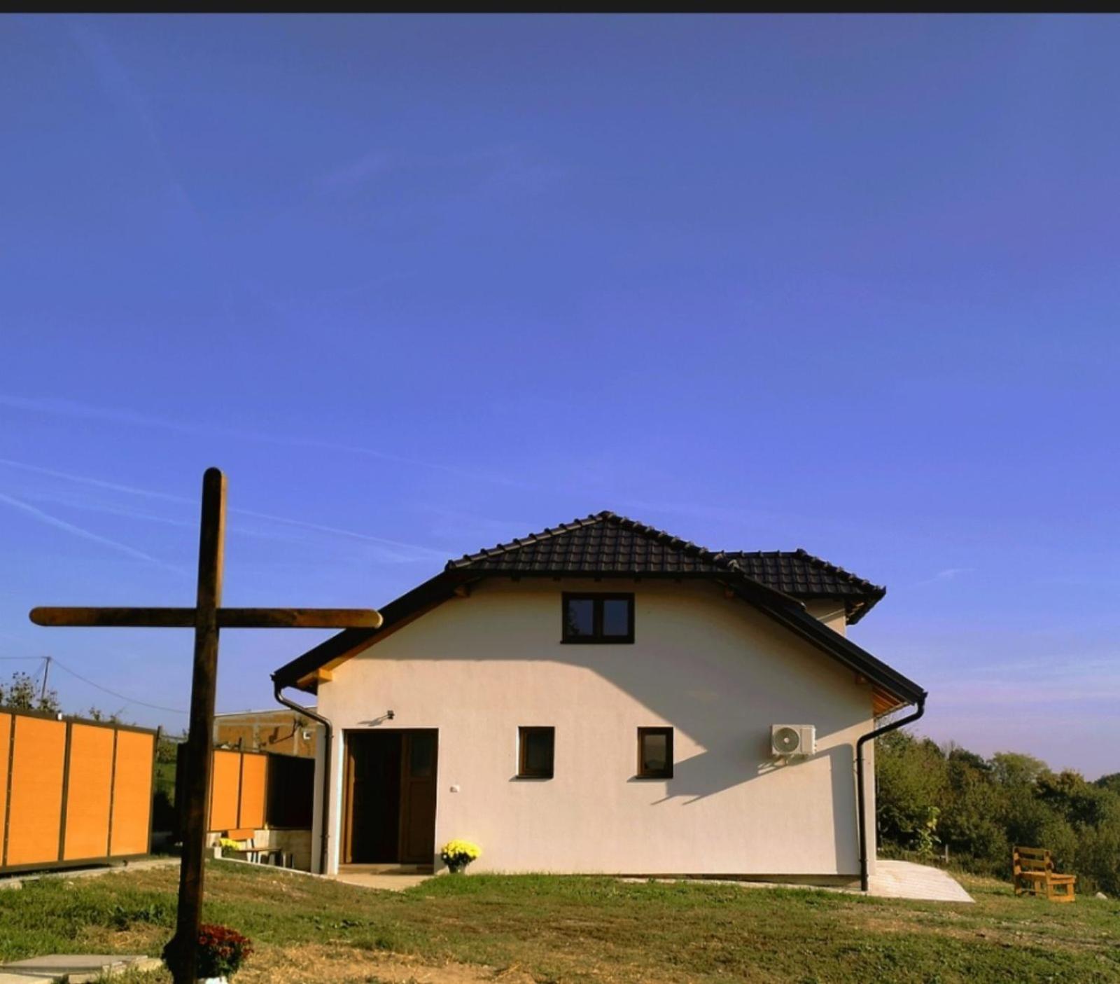 Two-Bedroom House photo 3