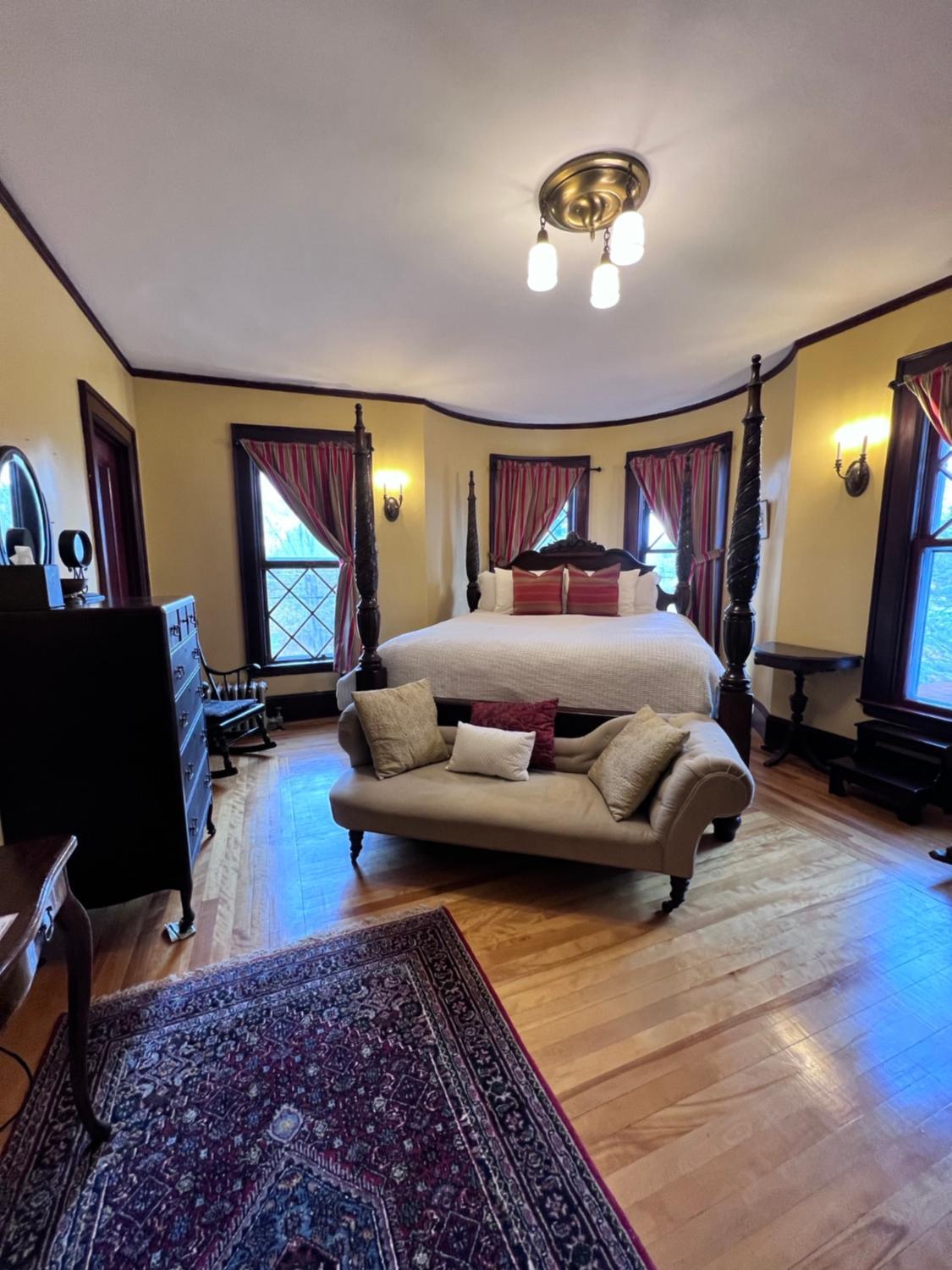 King Room