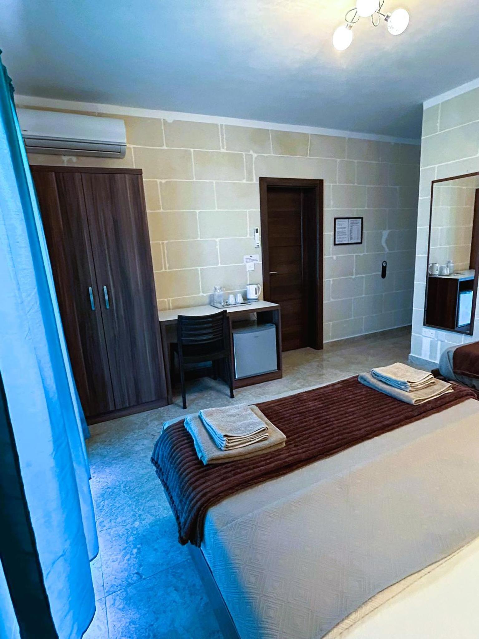 Queen Room - Photo 2