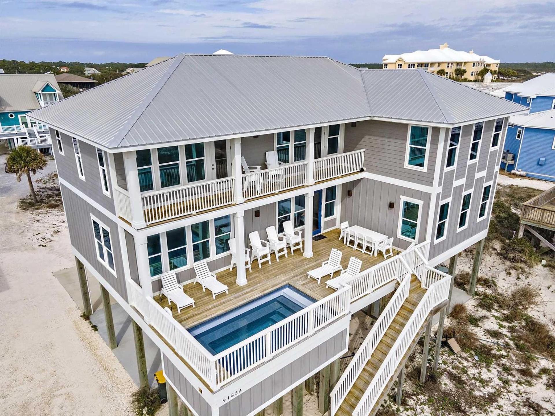 Seven-Bedroom House photo 2