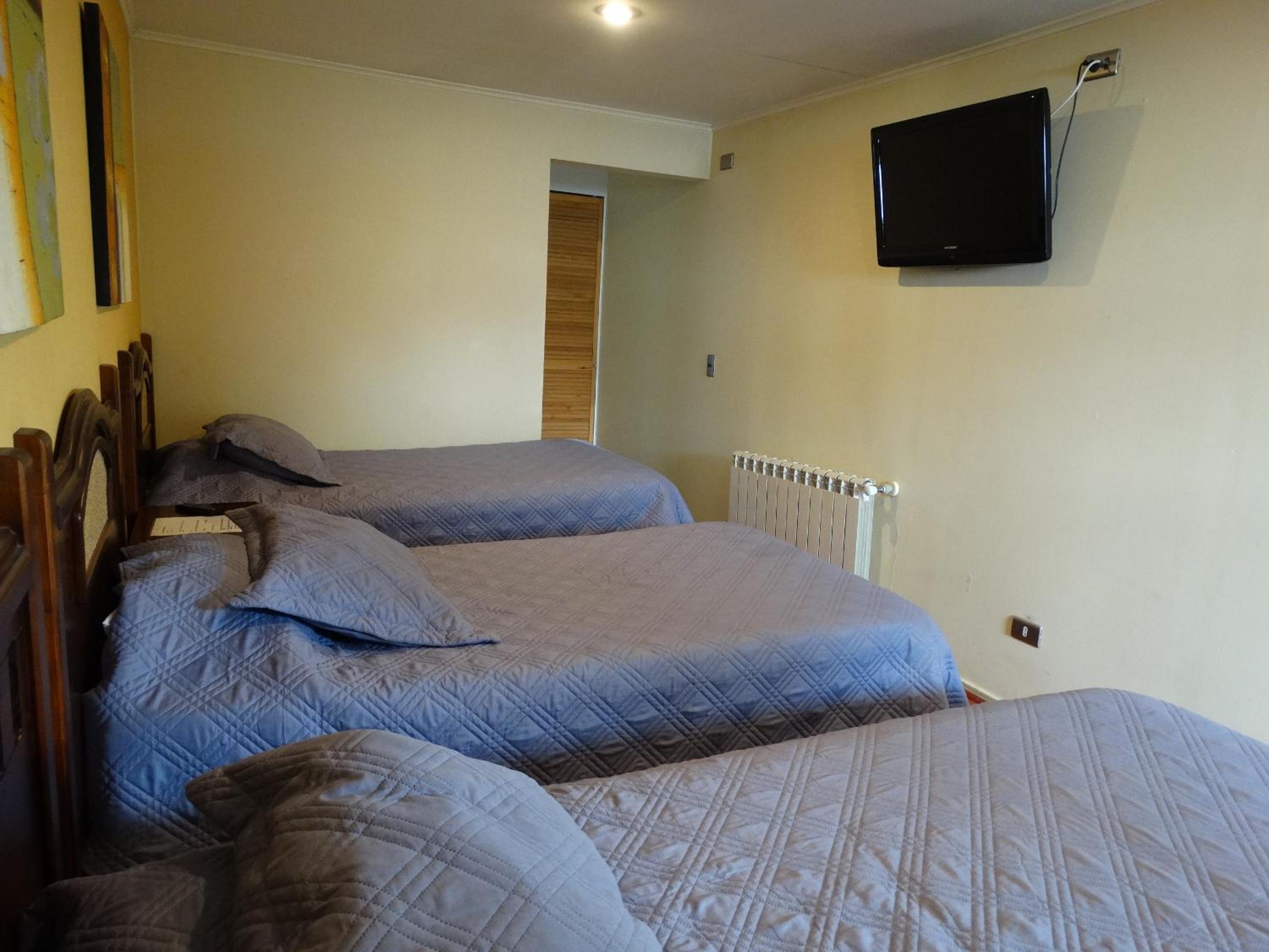 Triple Room with Private Bathroom photo 1
