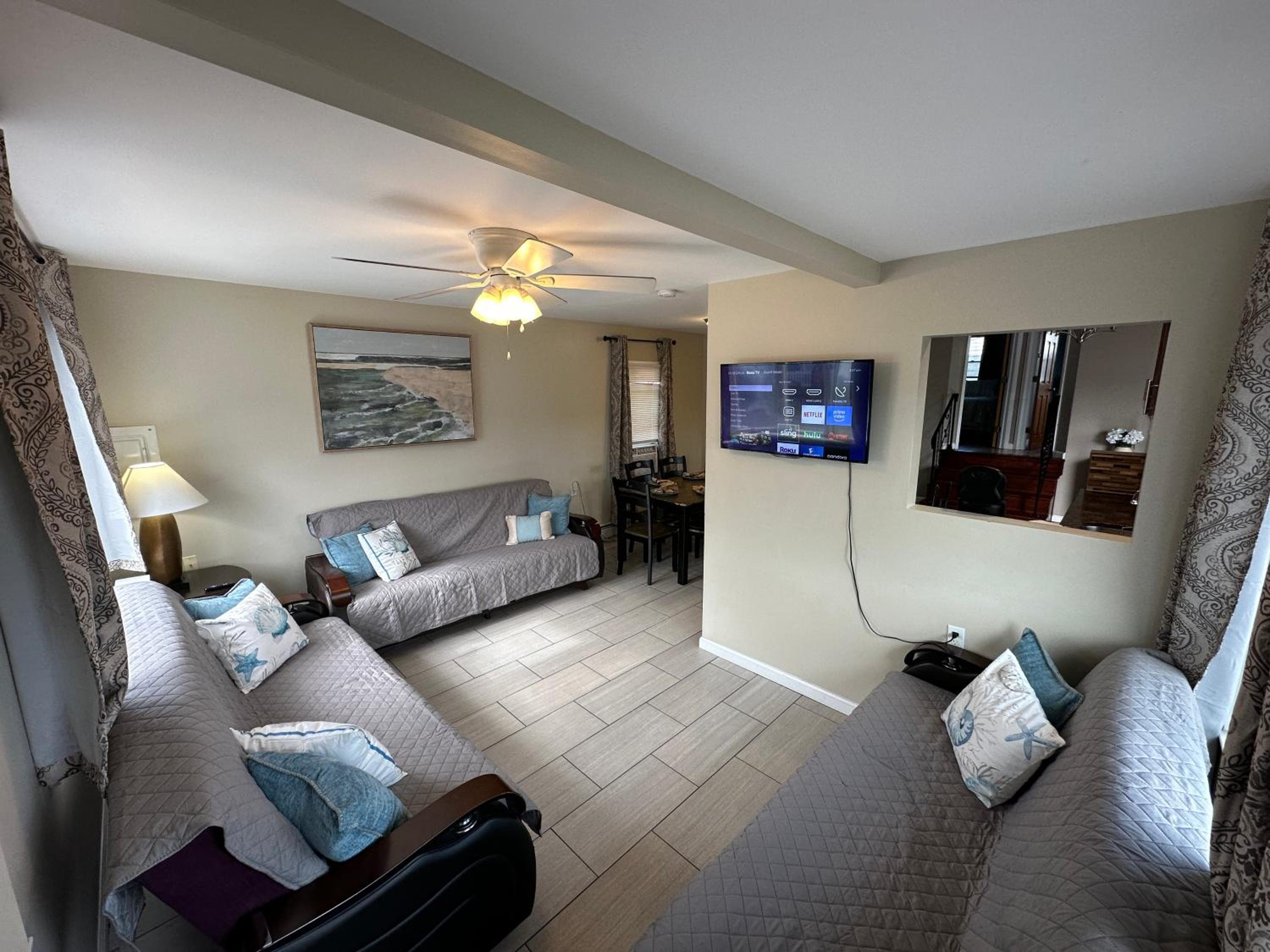 Two-Bedroom House - Photo 1