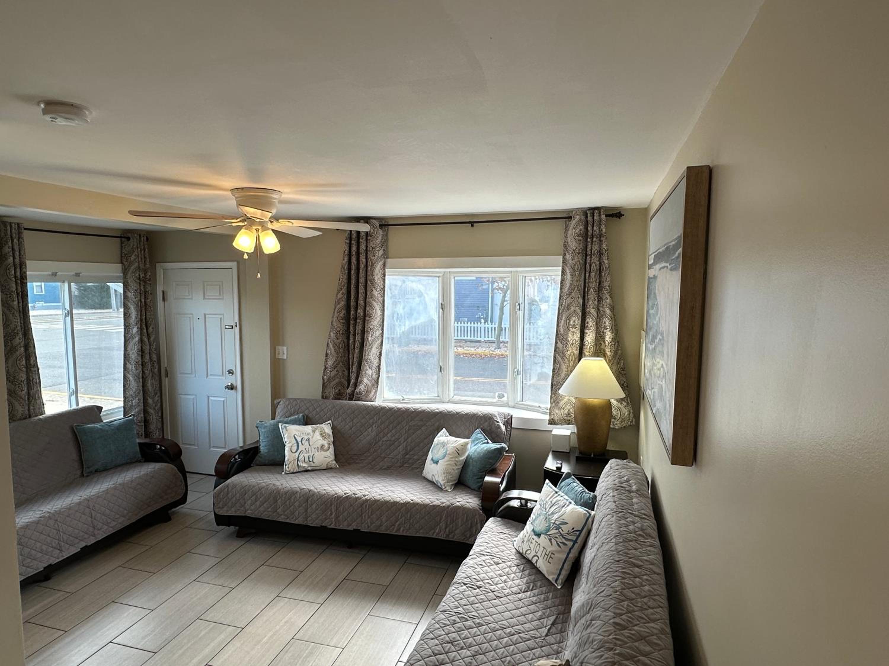 Two-Bedroom House - Photo 15