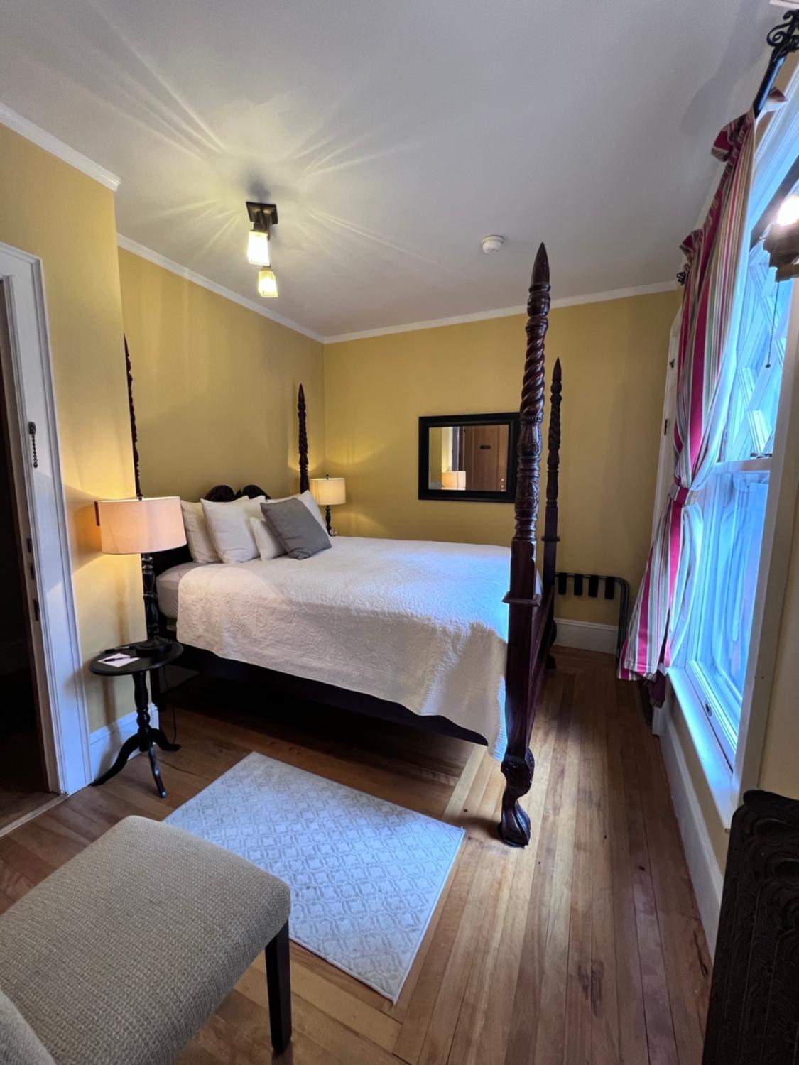 Queen Room - Photo 2