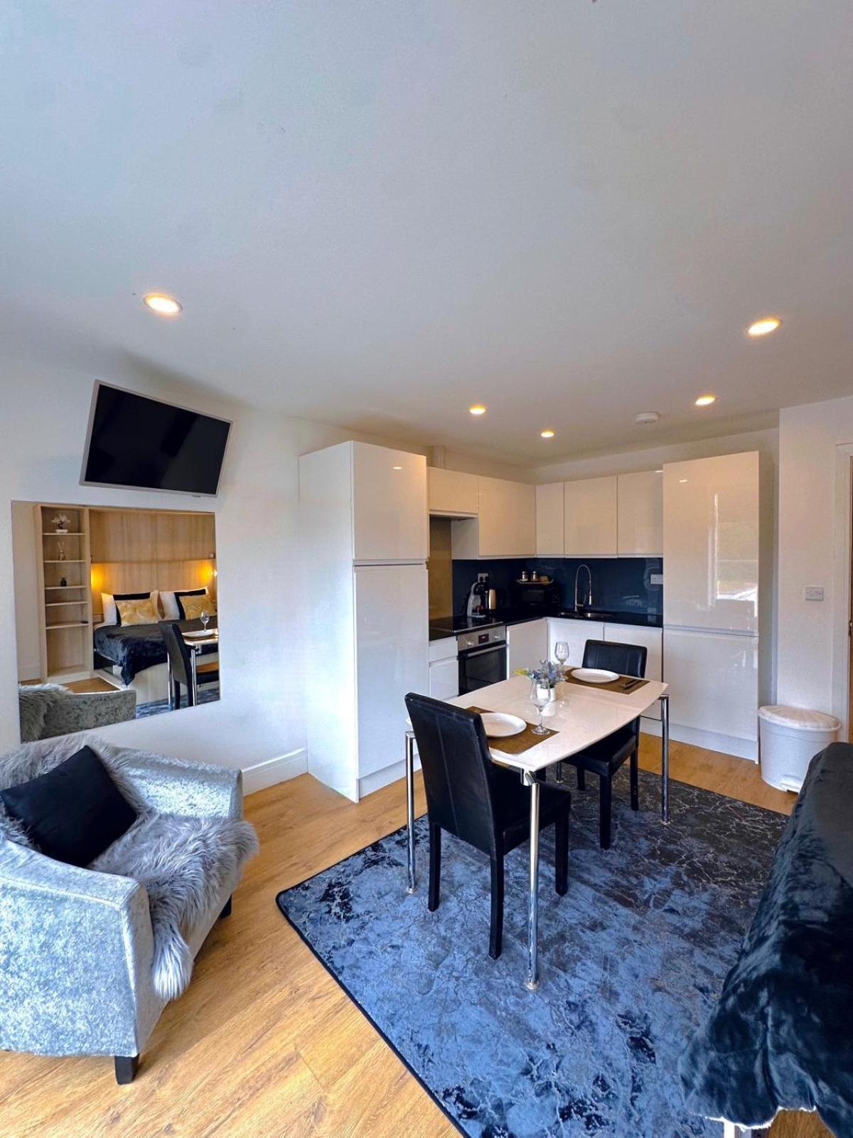 Deluxe King Room photo 2