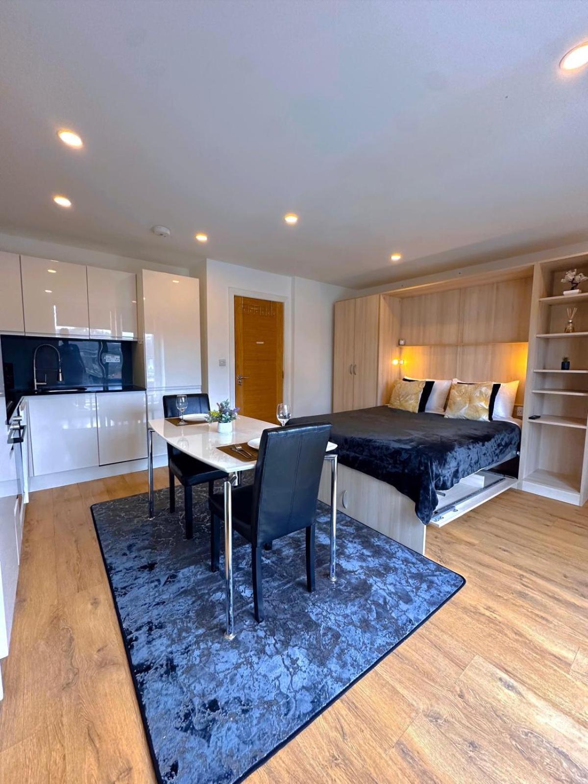 Deluxe King Room photo 3