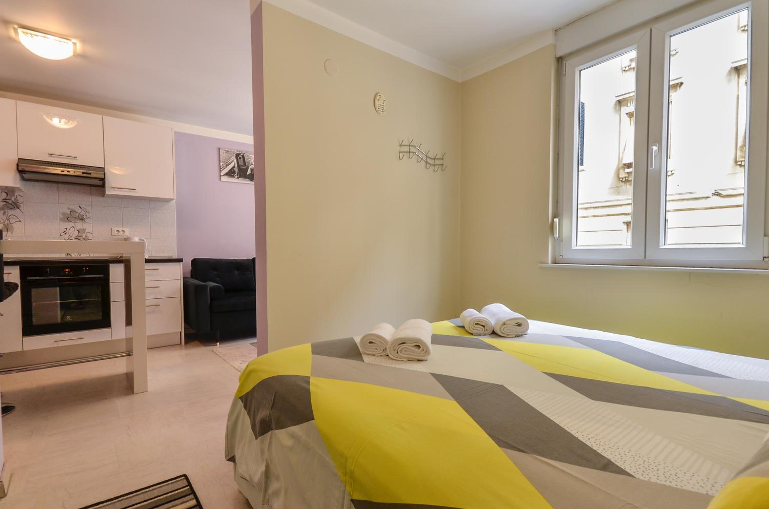 One-Bedroom Apartment
