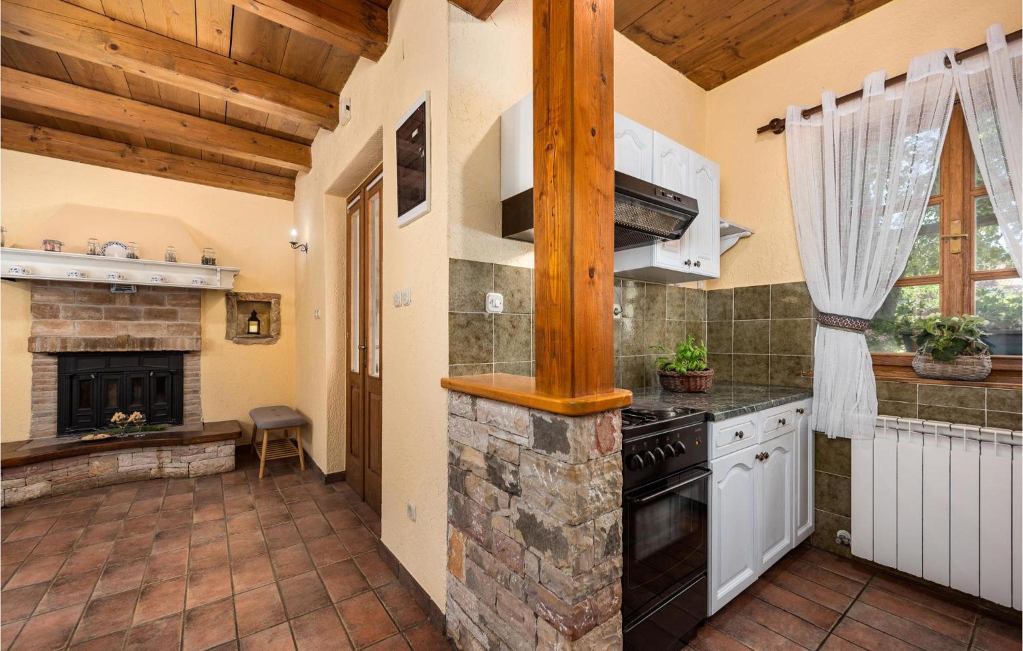 Three-Bedroom Vacation Home  photo 3