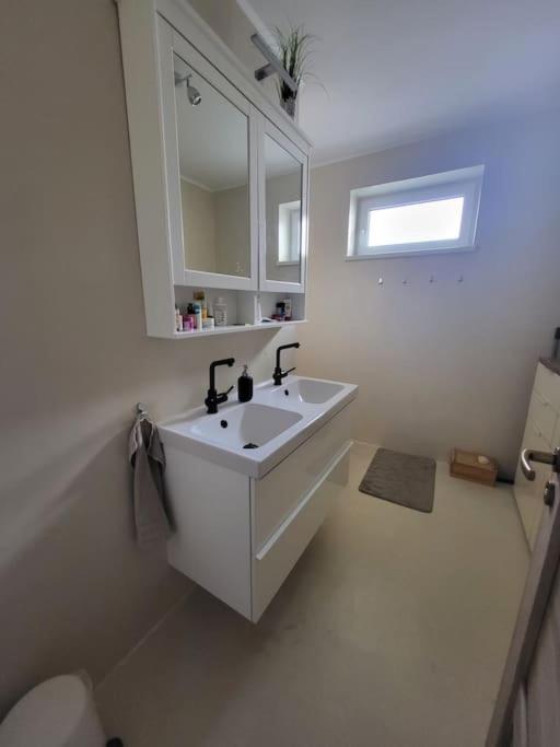 Two-Bedroom House photo 2