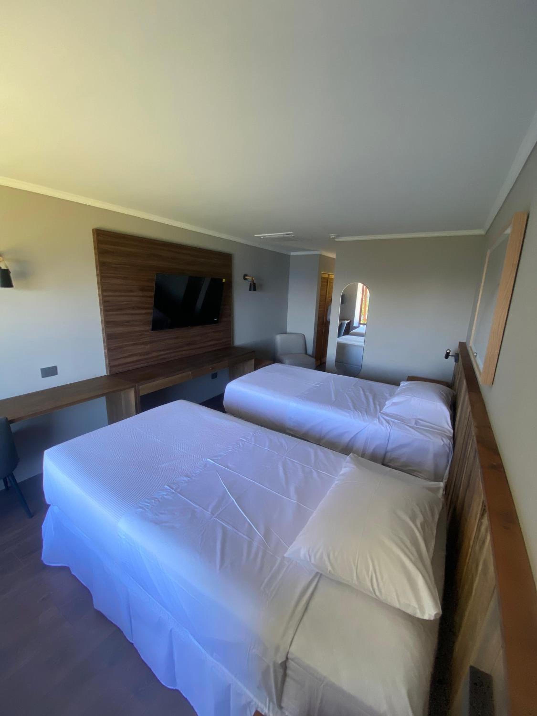 Twin Room with Lake View photo 1