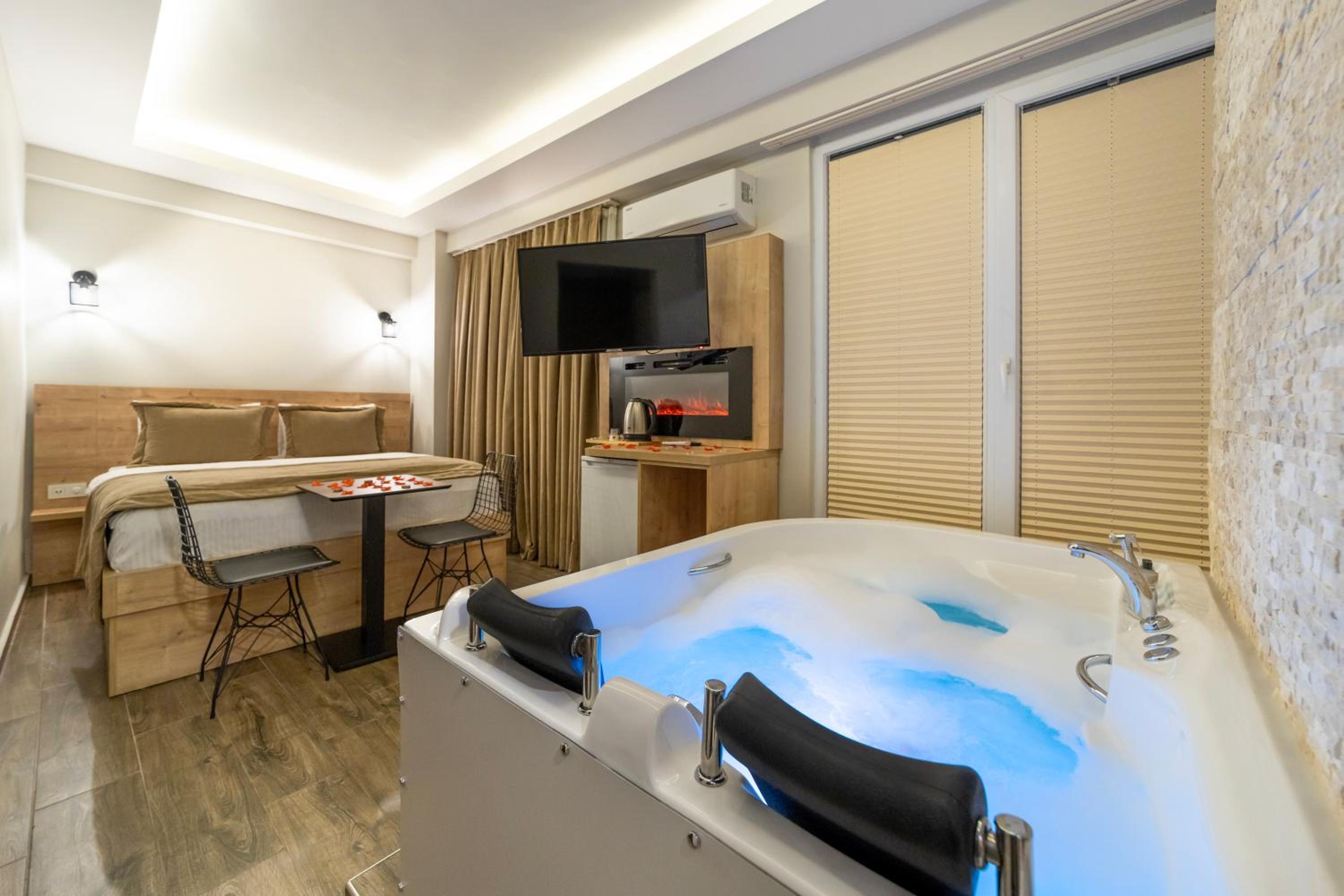 Deluxe Double Room with Bath