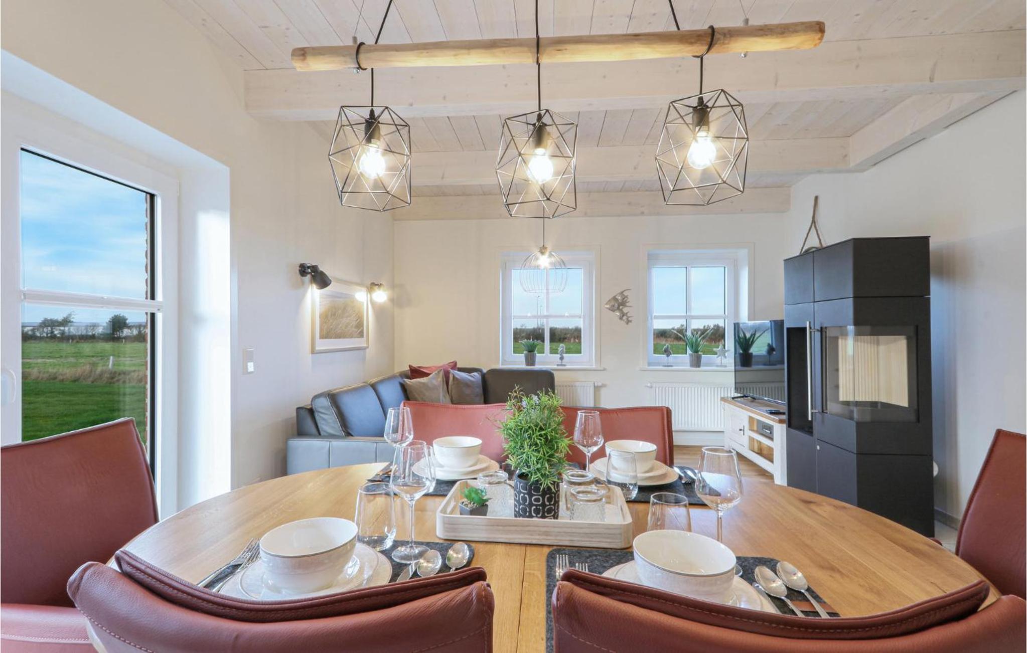 Three-Bedroom Vacation Home  photo 2