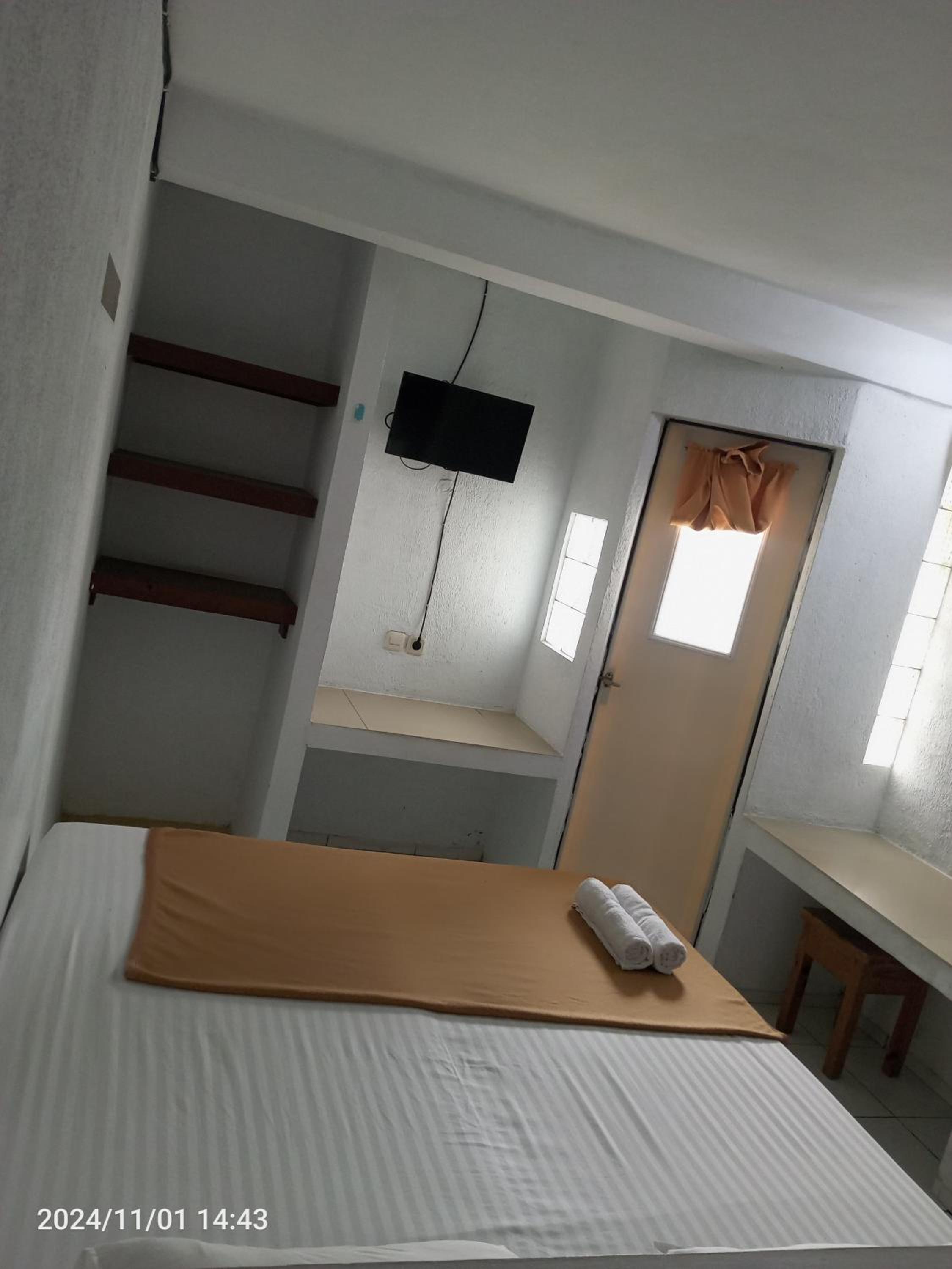 Deluxe King Room photo 1