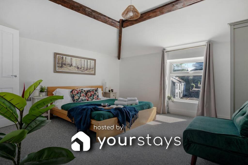 Three-Bedroom House photo 1