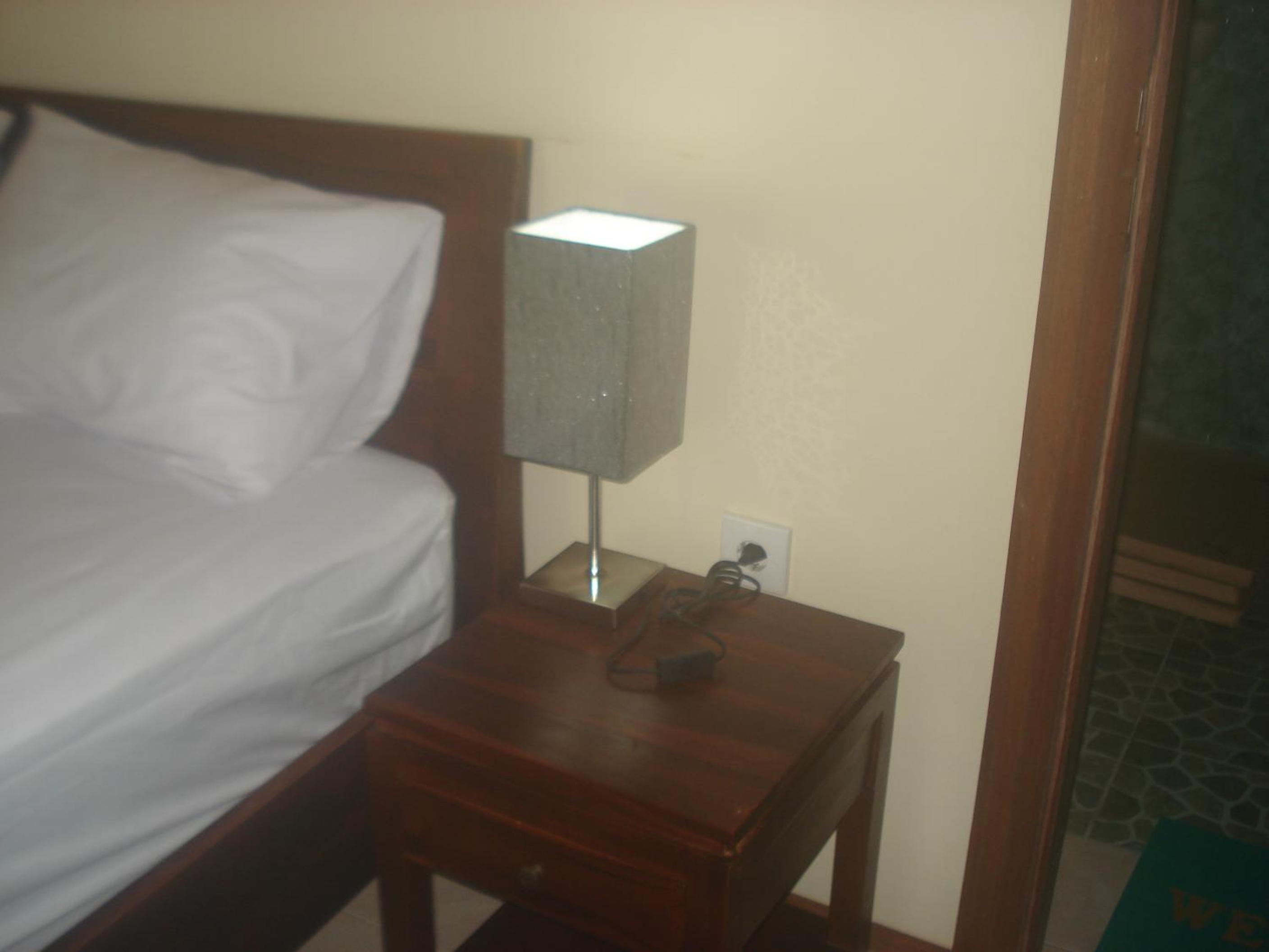 Double Room with Private Bathroom - Photo 8