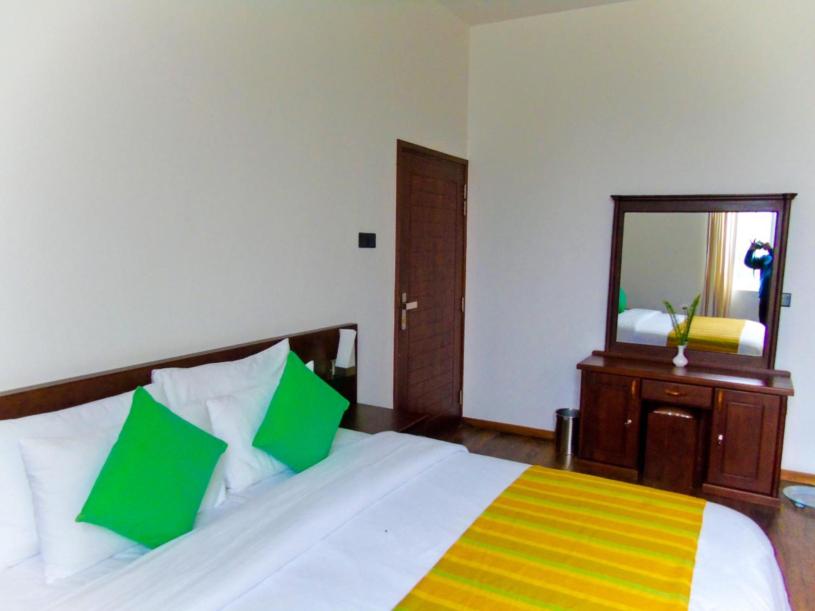 Deluxe King Room photo 3