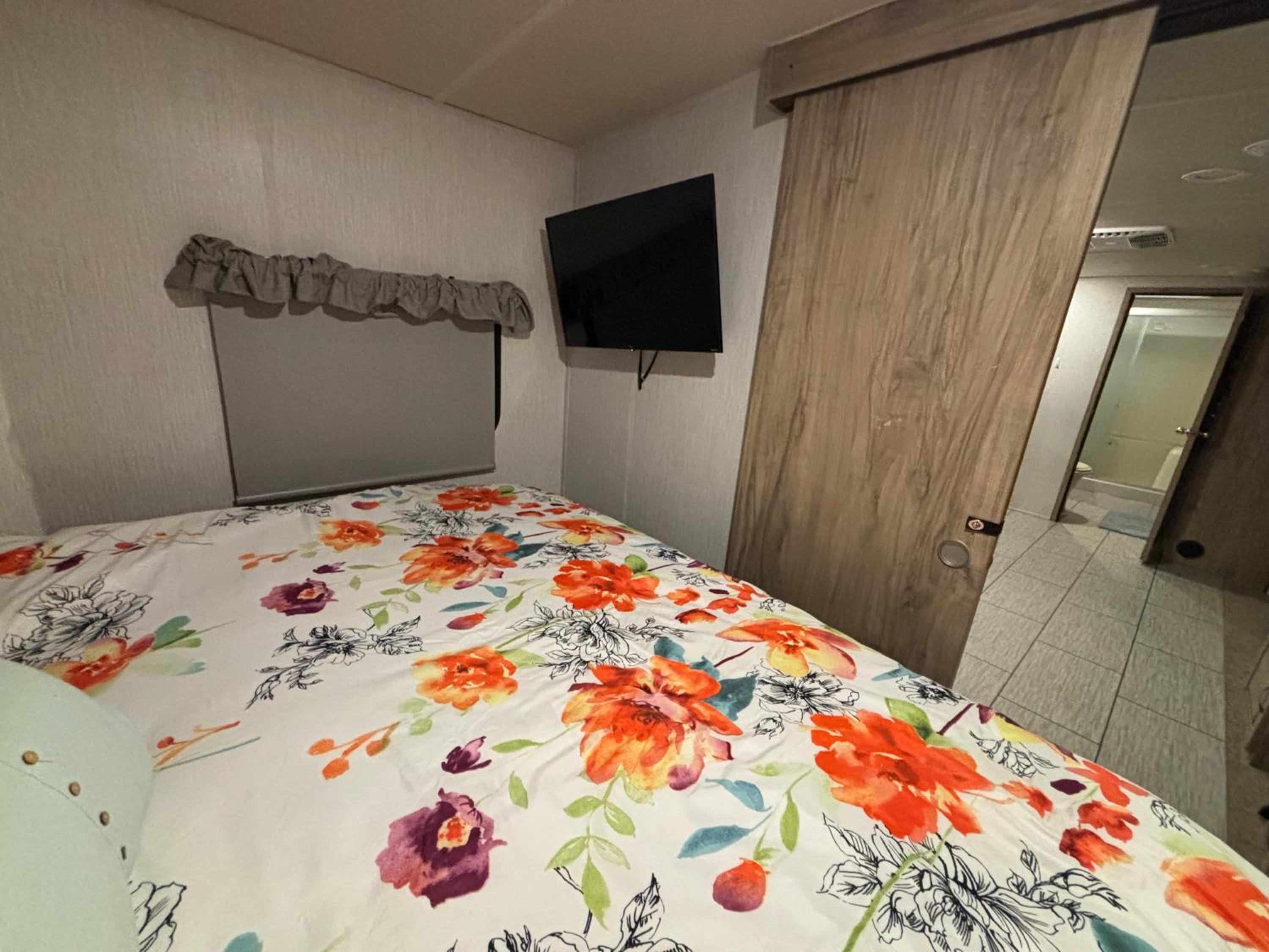 One-Bedroom House photo 1