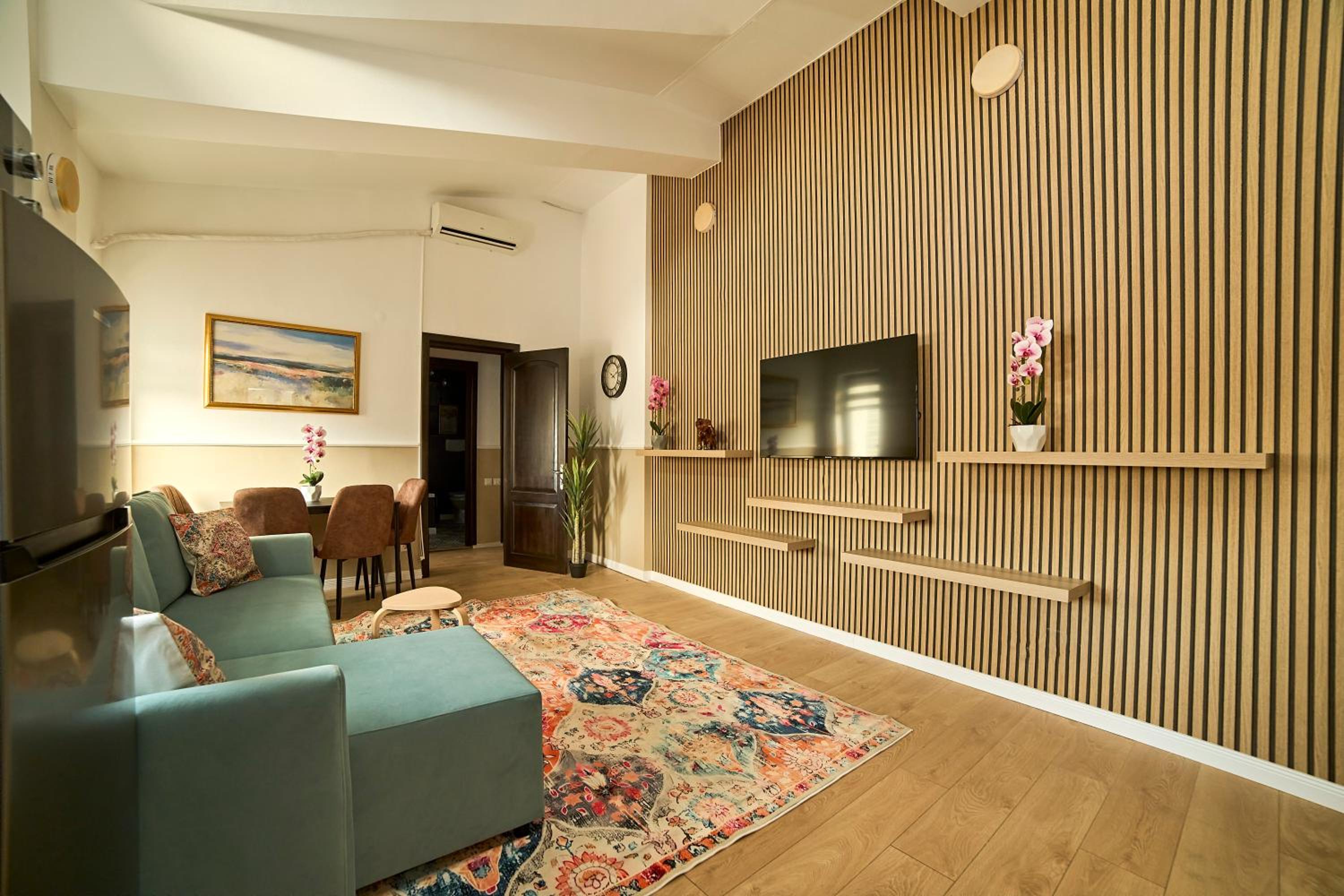 Apartment with View and Balcony photo 3
