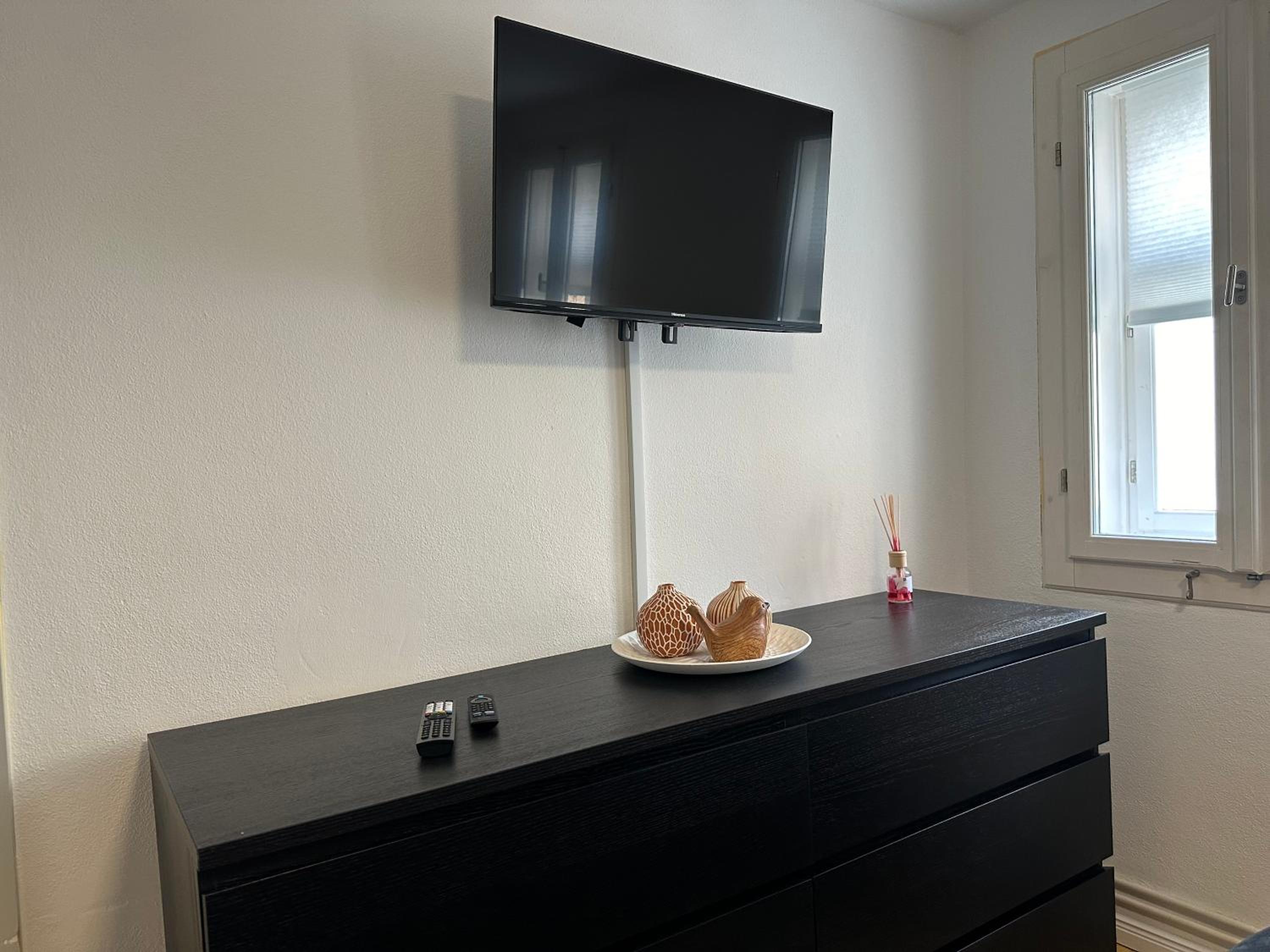 Classic One-Bedroom Apartment with King Bed photo 3