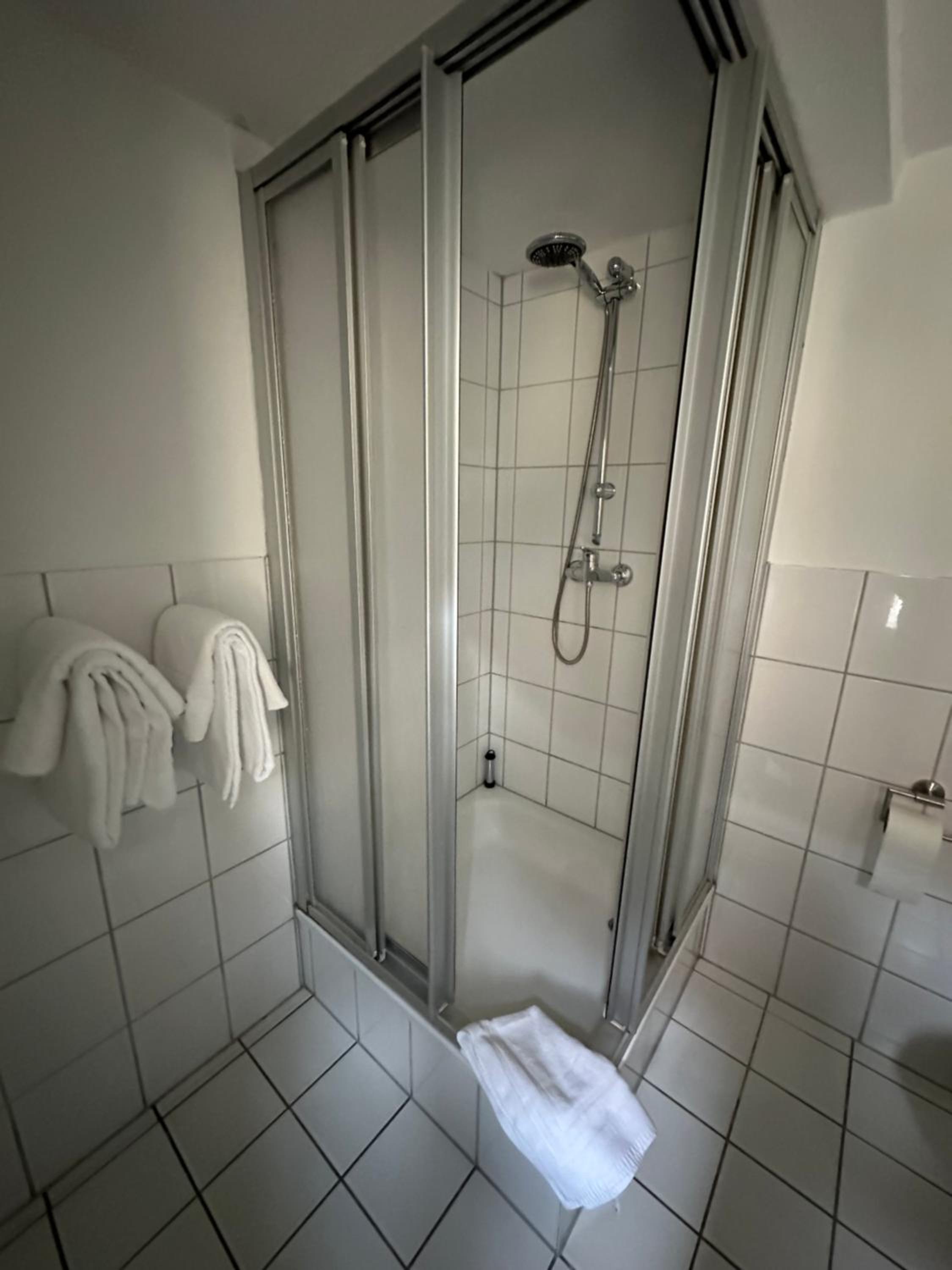 One-Bedroom Standard Apartment photo 3