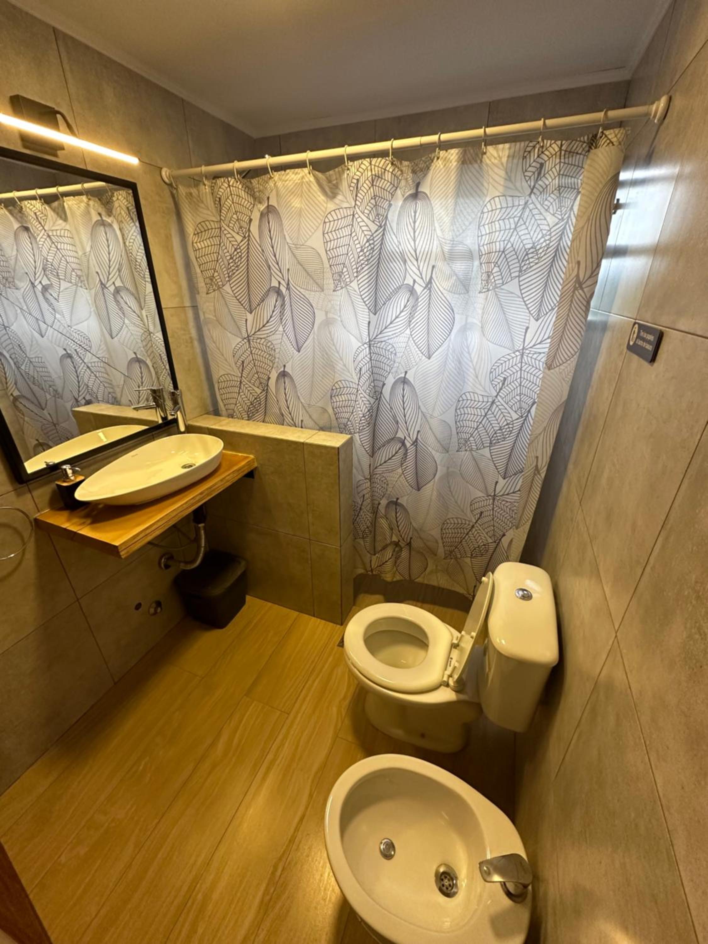 Economy Triple Room with Shared Bathroom photo 2