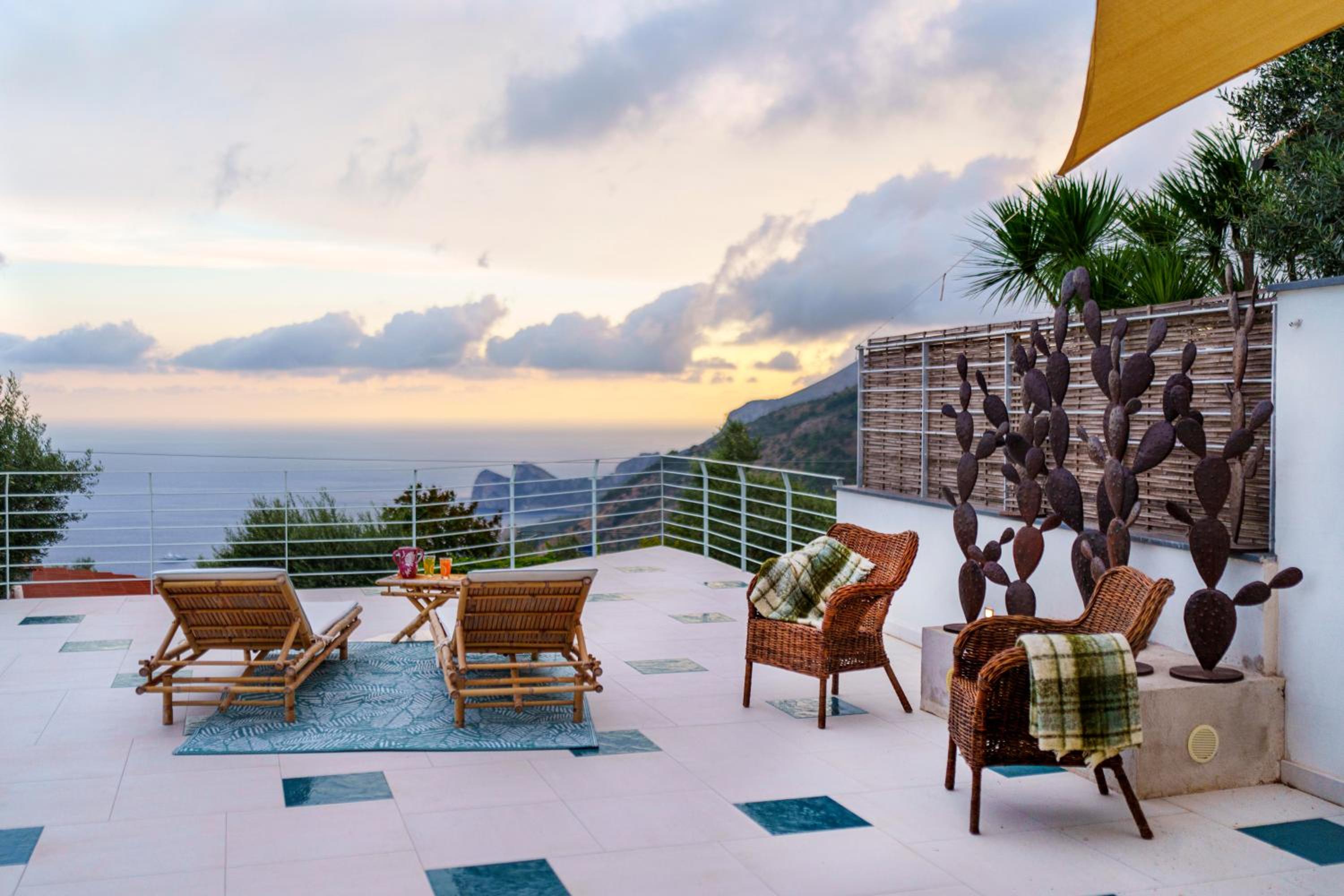 Villa photo 2