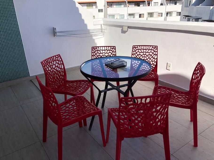 Three-Bedroom Apartment with Ocean View photo 2