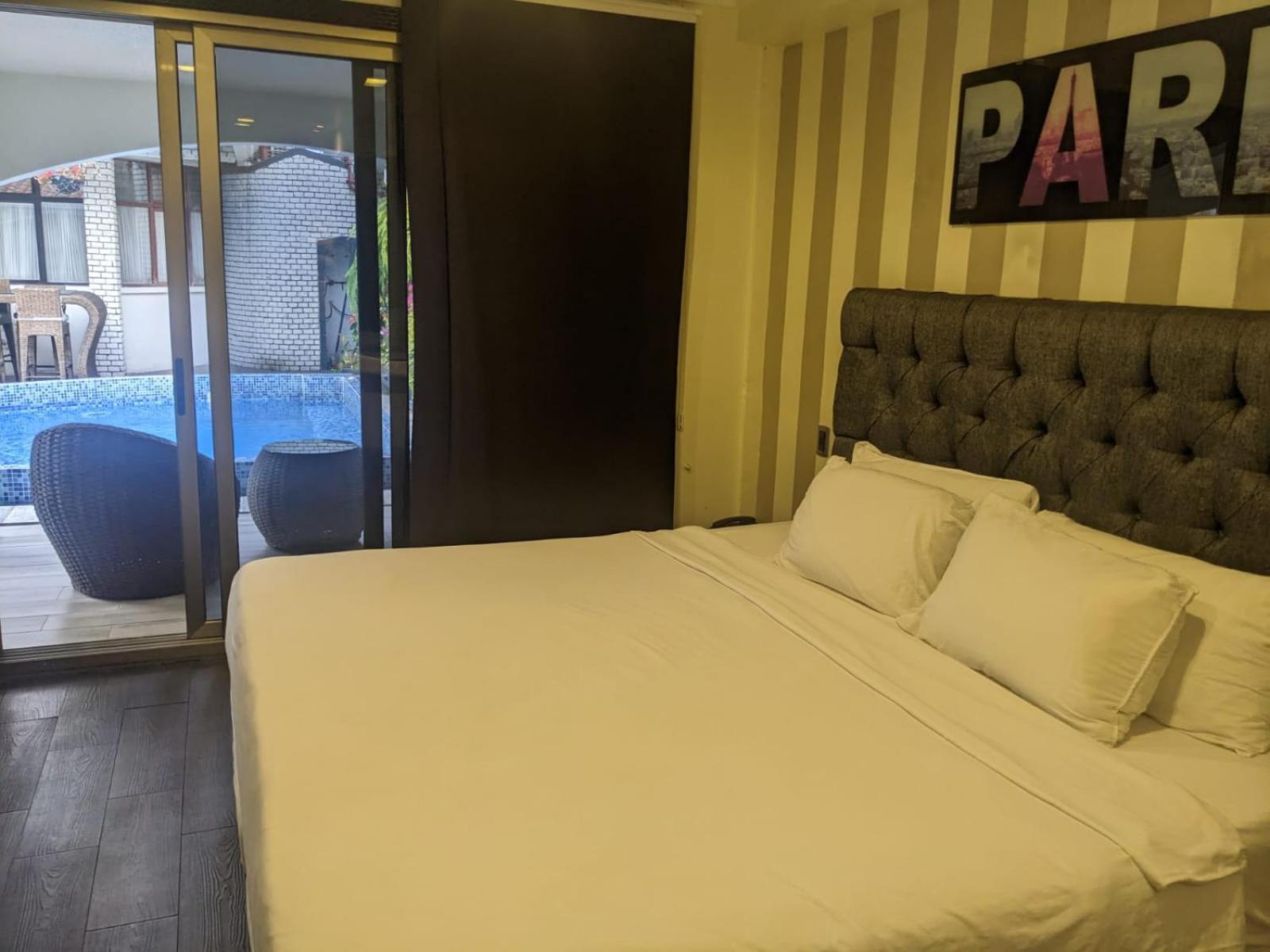 Deluxe Junior Suite photo 3