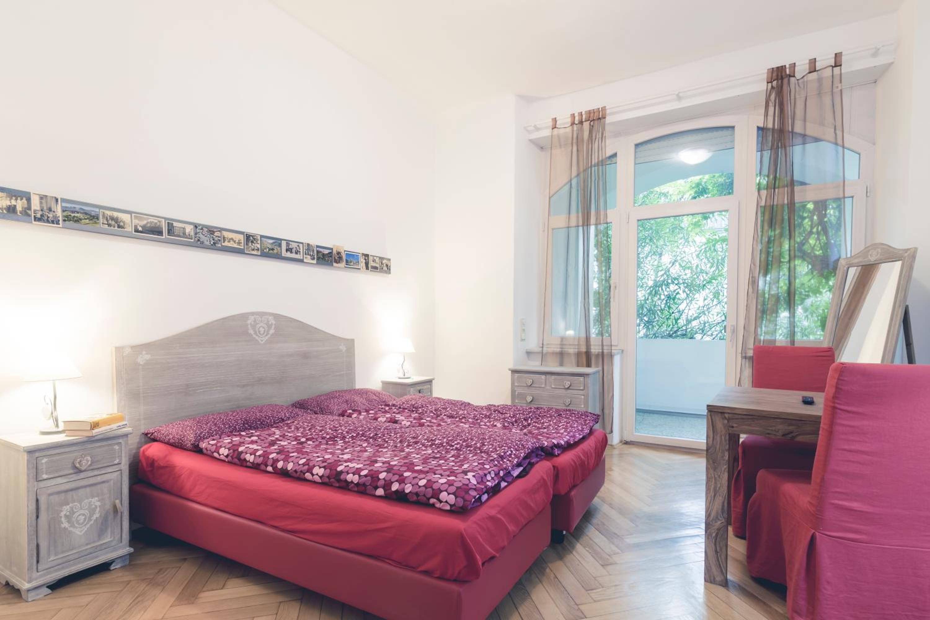 Double Room with Shared Bathroom photo 3