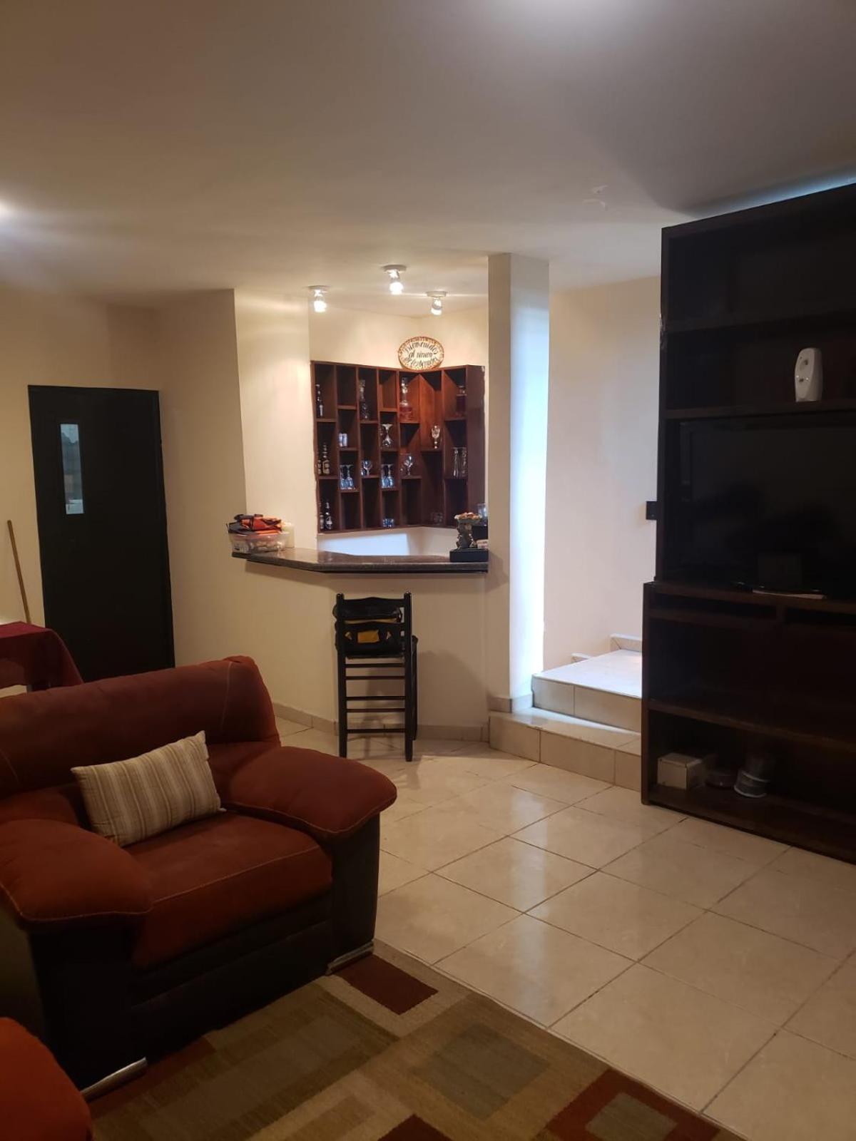 One-Bedroom House photo 1
