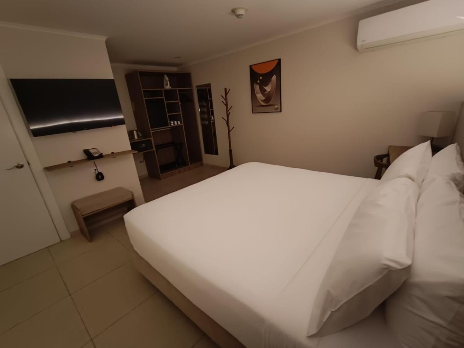 King Room with Sofa - Adults Only/Non-Smoking photo 3