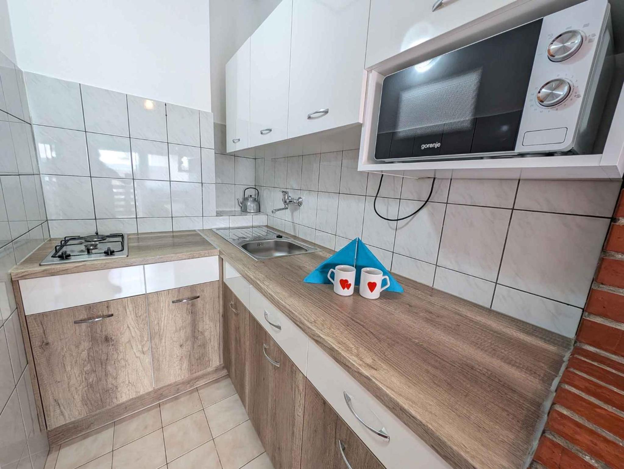 Apartment 4 photo 2