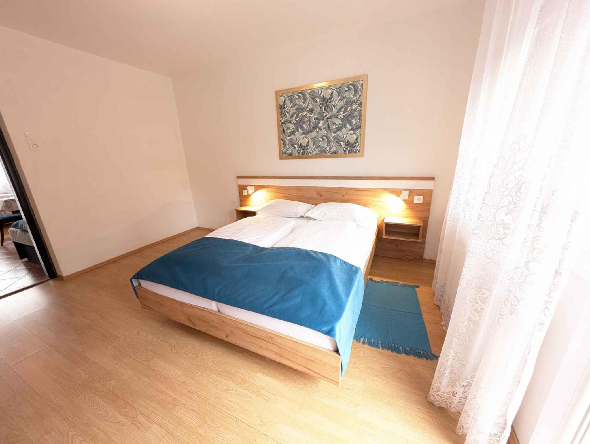Apartment 2 photo 2