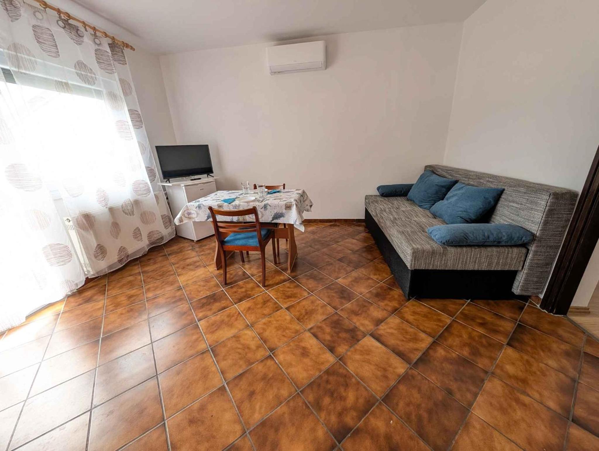 Apartment photo 3