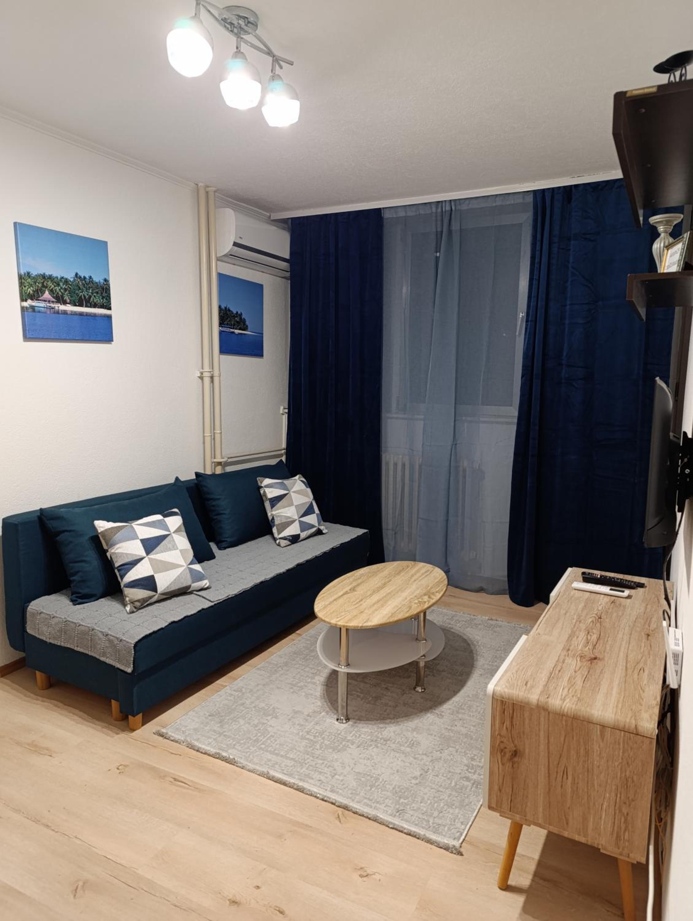 One-Bedroom Apartment photo 1