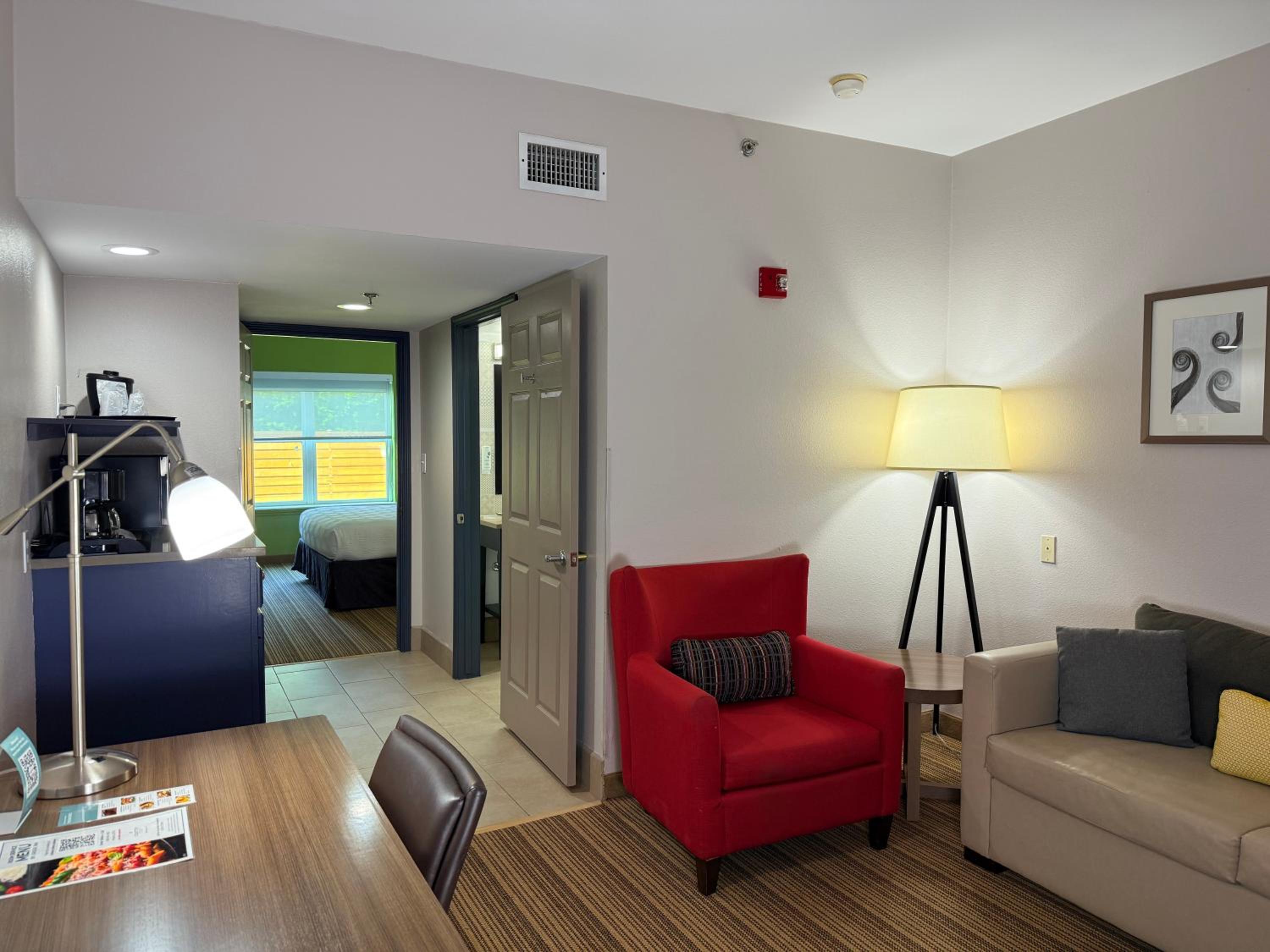 King Suite with Sofa Bed - Non-Smoking - Photo 1