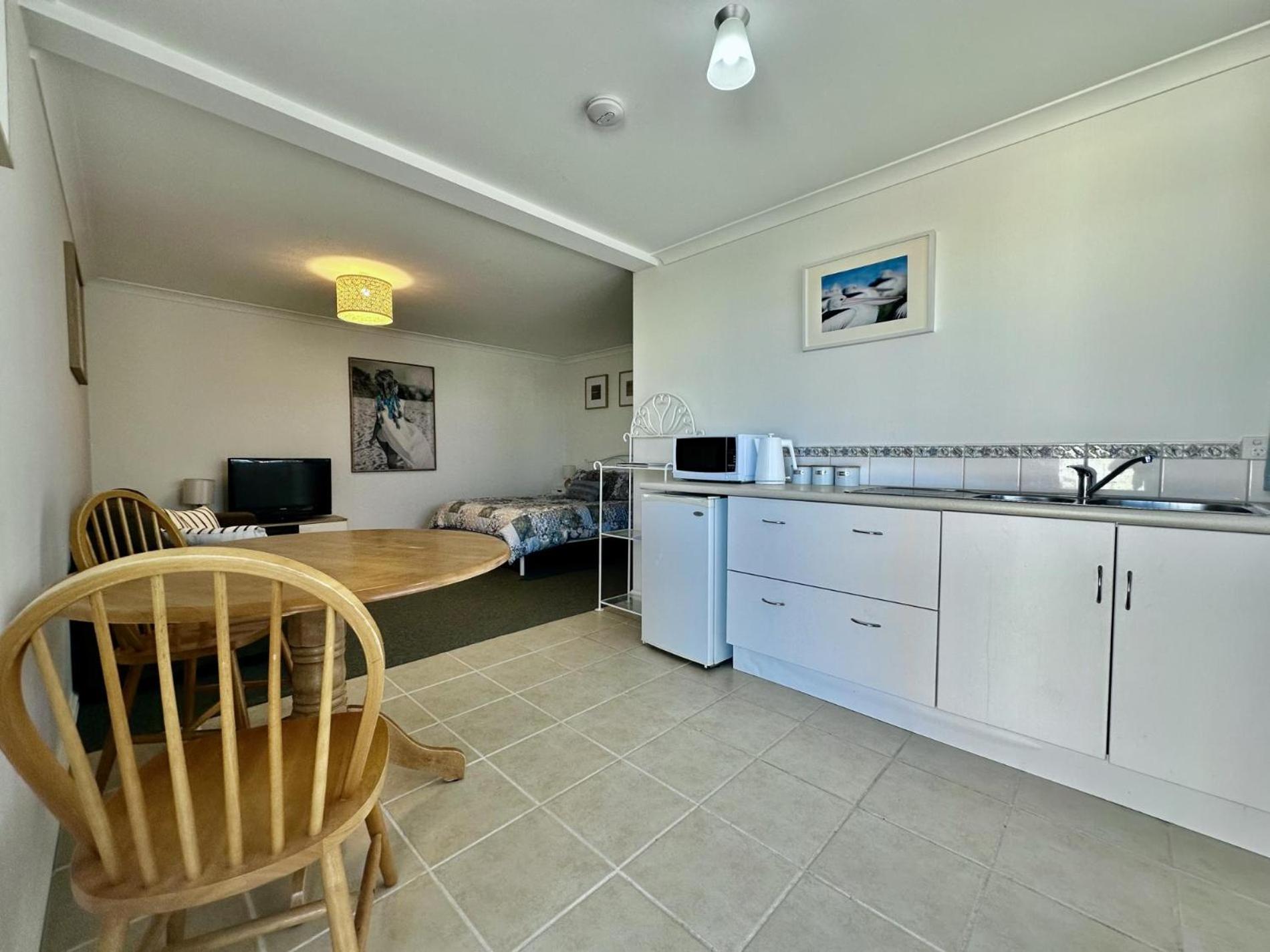 Studio Apartment photo 1