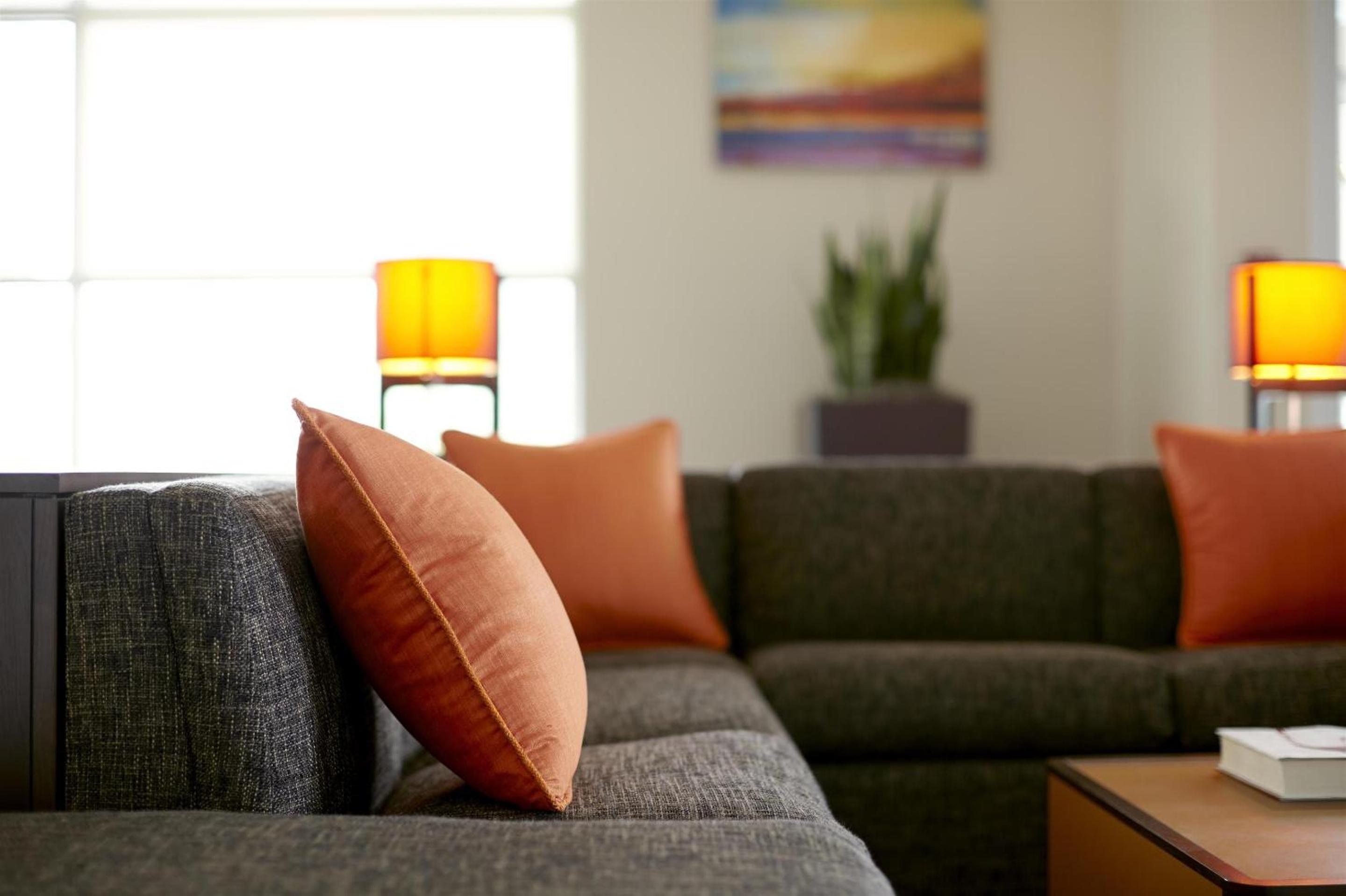 One-Bedroom Suite - Photo 2