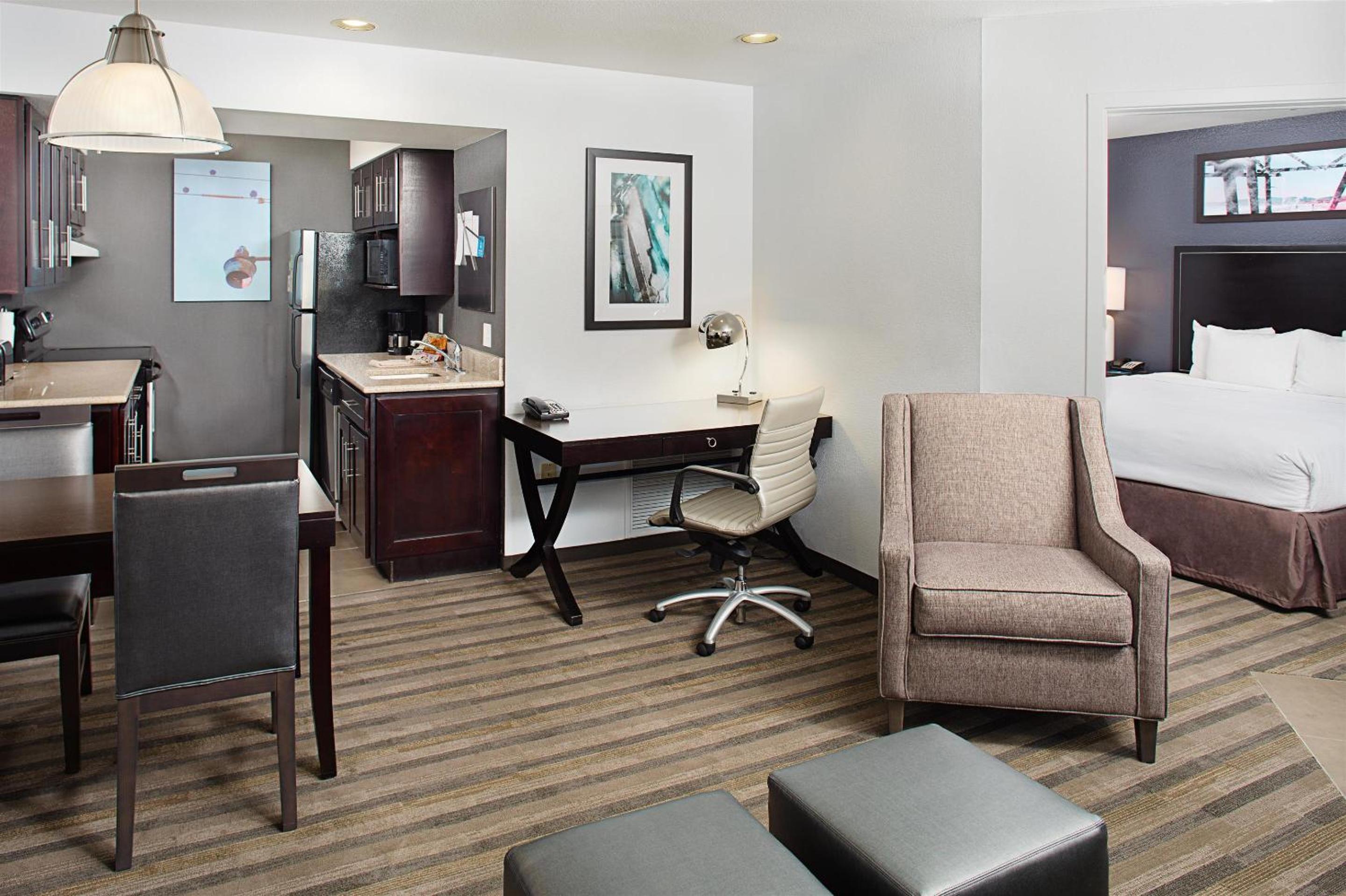 One-Bedroom King Suite - Photo 2