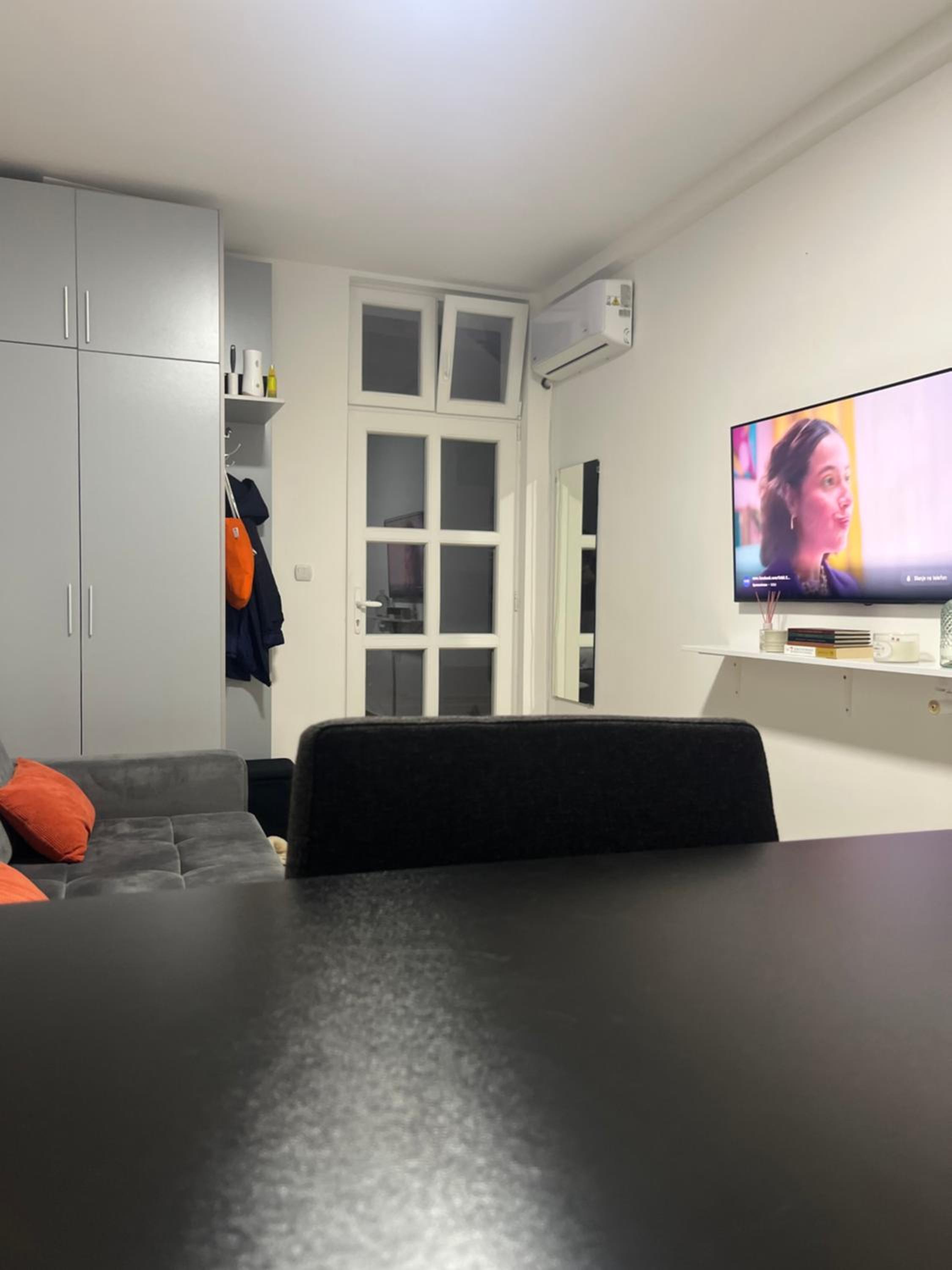 Apartment photo 1